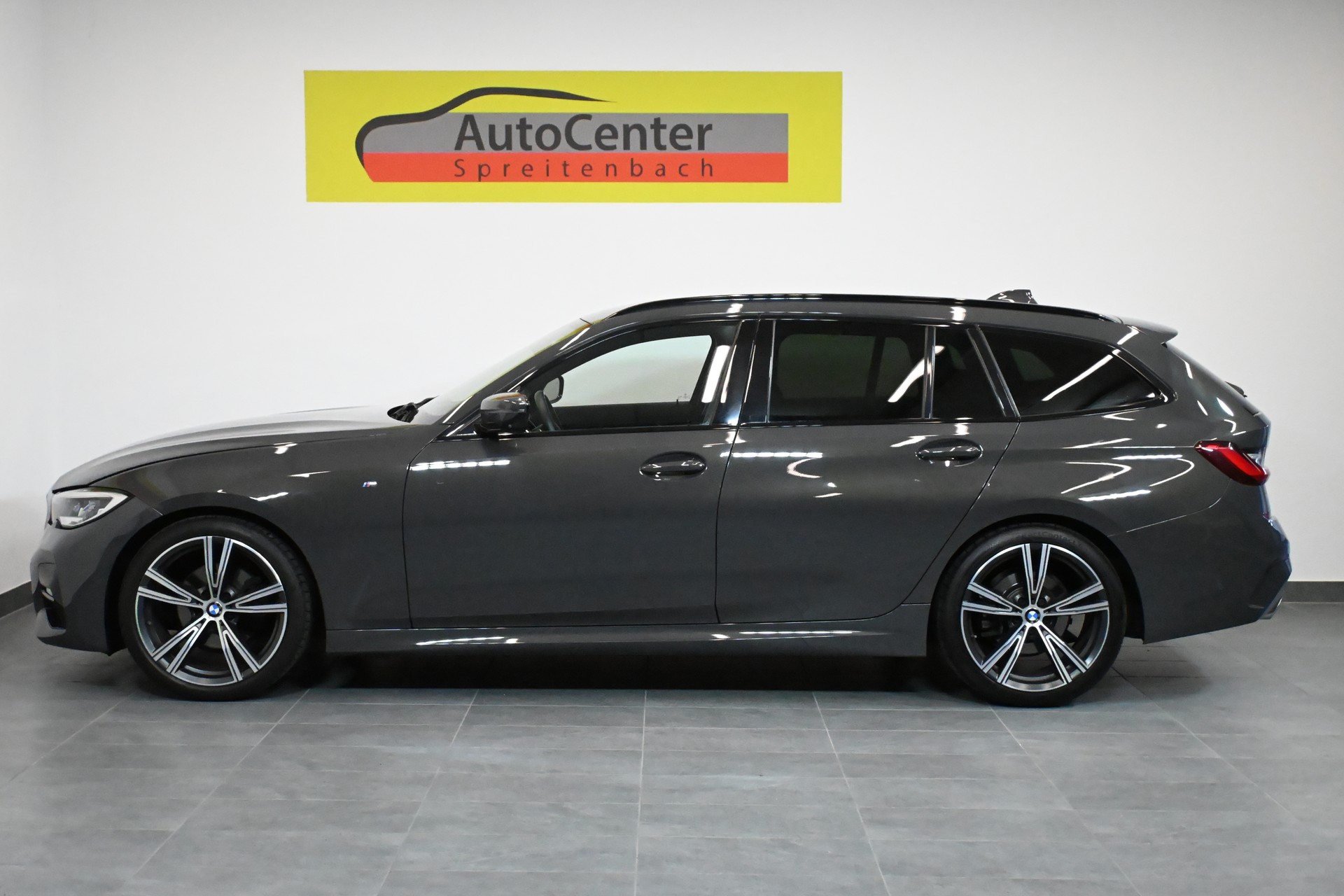 BMW 320d Touring M Sport Steptronic-image-13