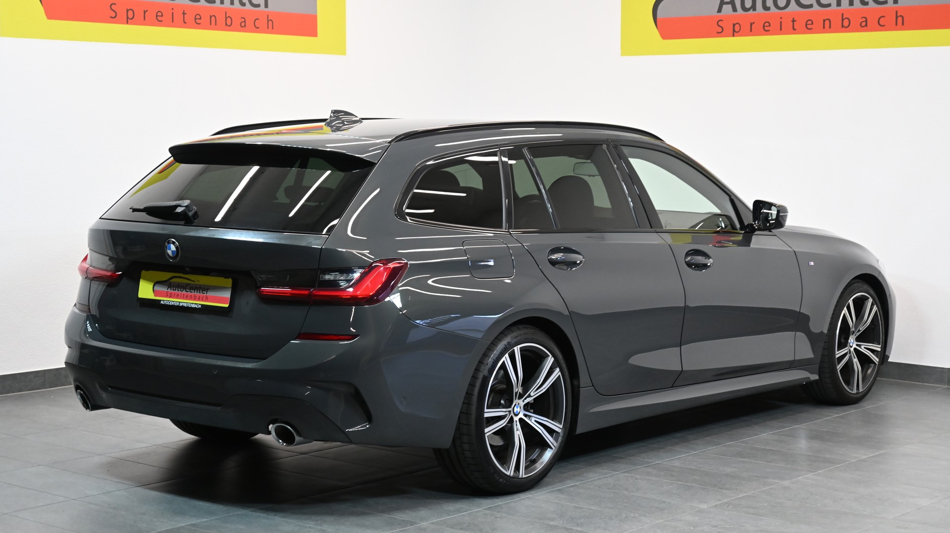 BMW 320d Touring M Sport Steptronic-image-12