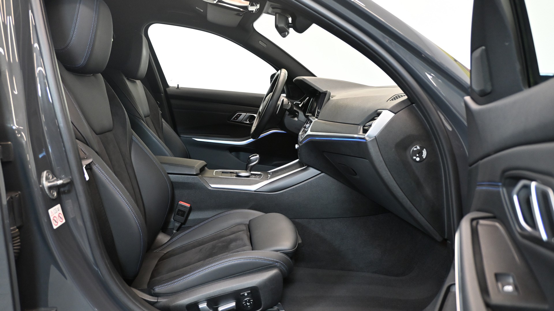 BMW 320d Touring M Sport Steptronic-image-3
