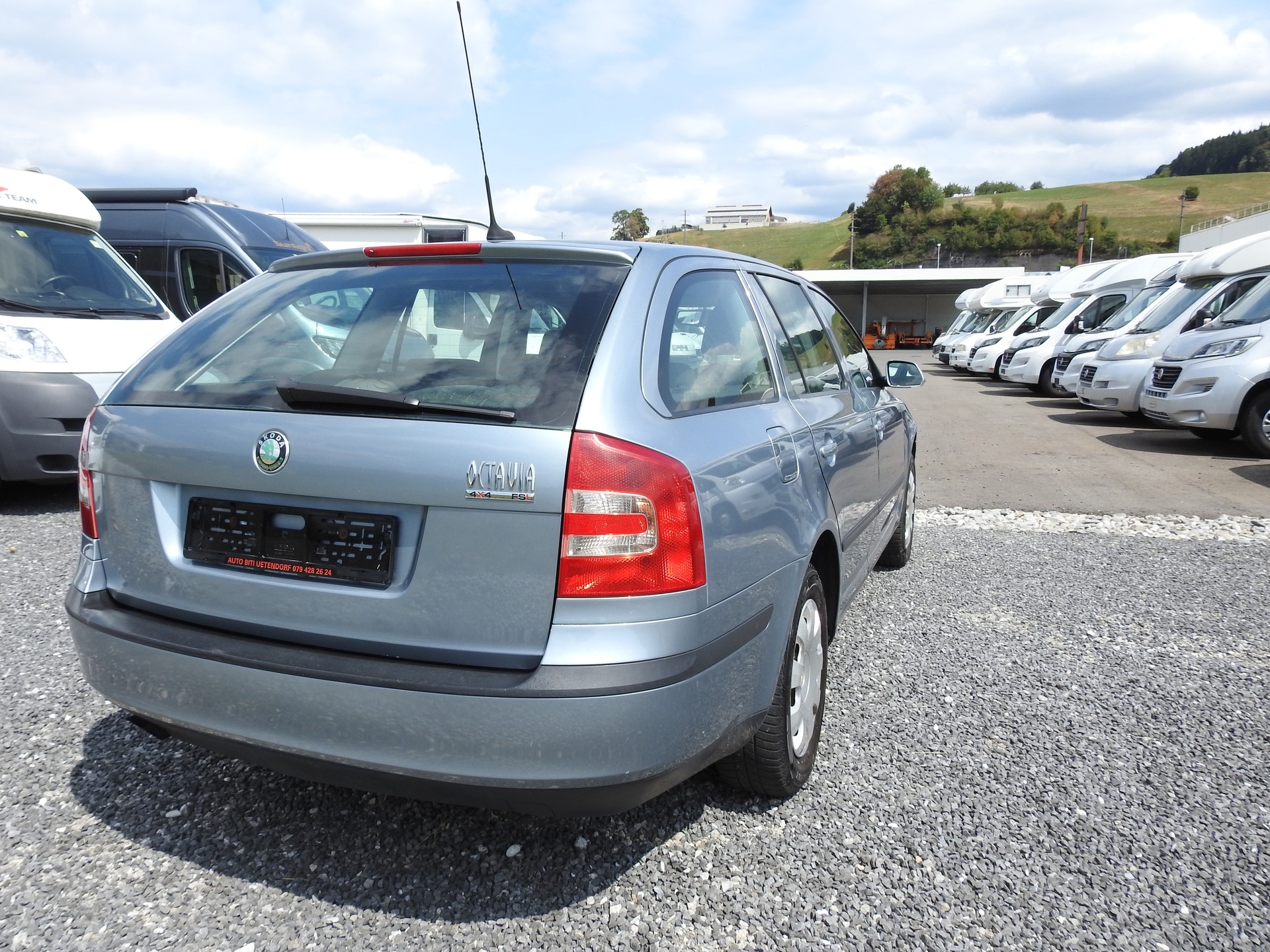 SKODA Octavia 2.0 FSI Swiss Adventure 4x4-image-5