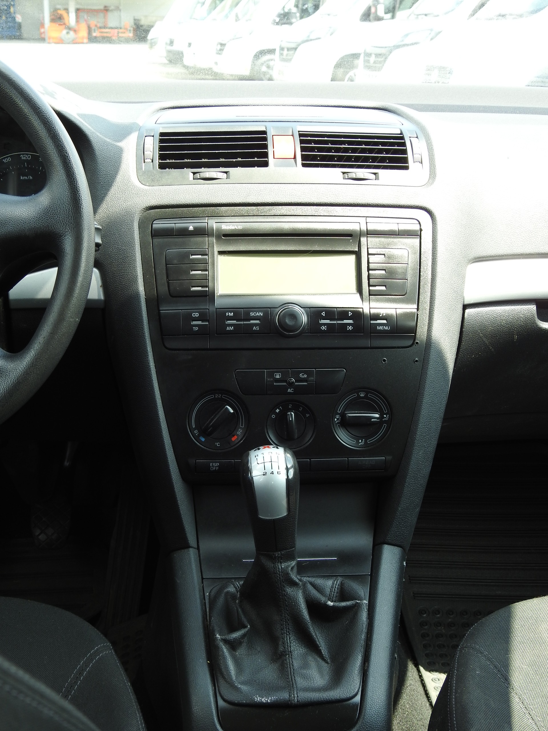 SKODA Octavia 2.0 FSI Swiss Adventure 4x4-image-15