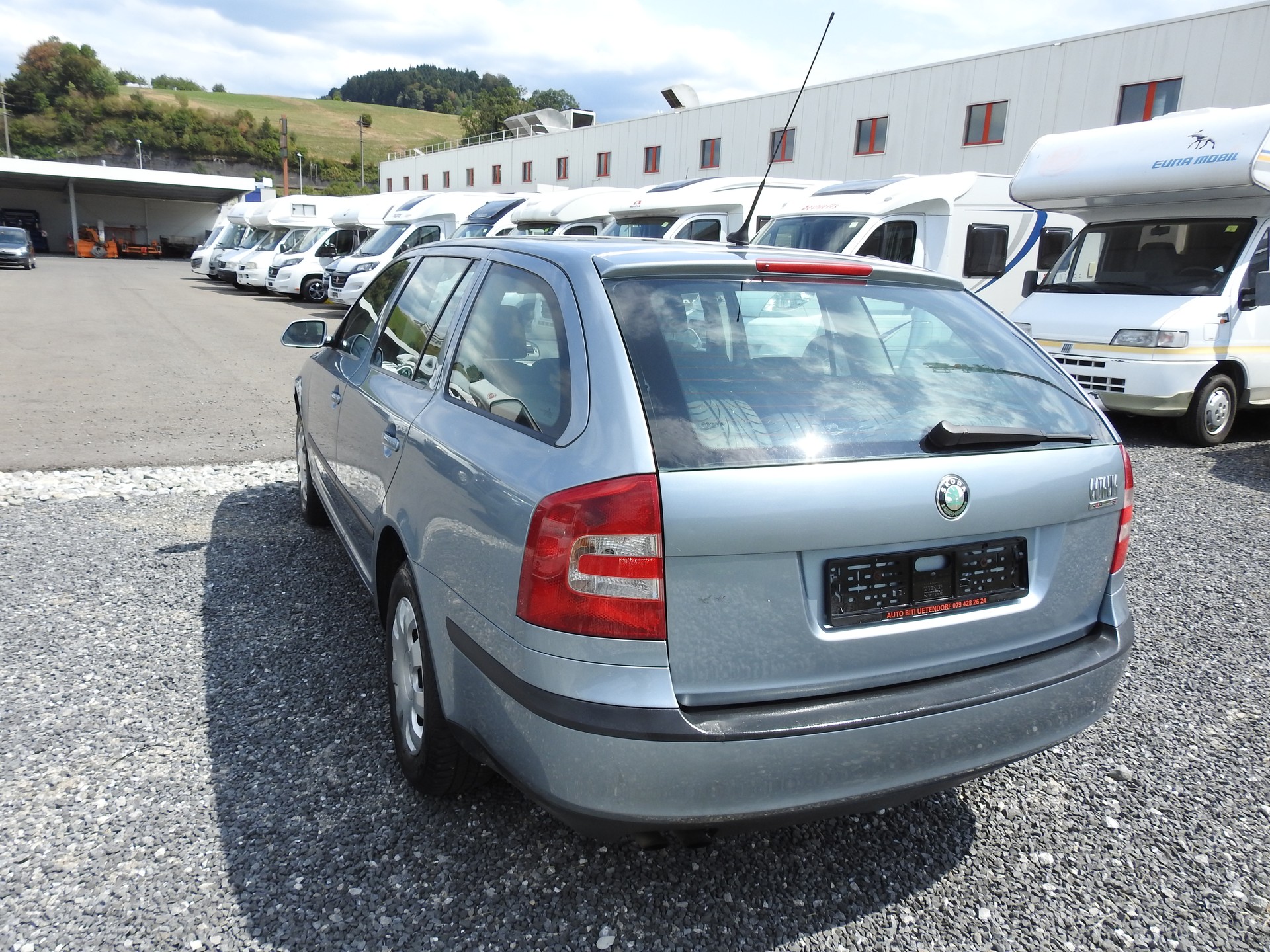SKODA Octavia 2.0 FSI Swiss Adventure 4x4-image-3