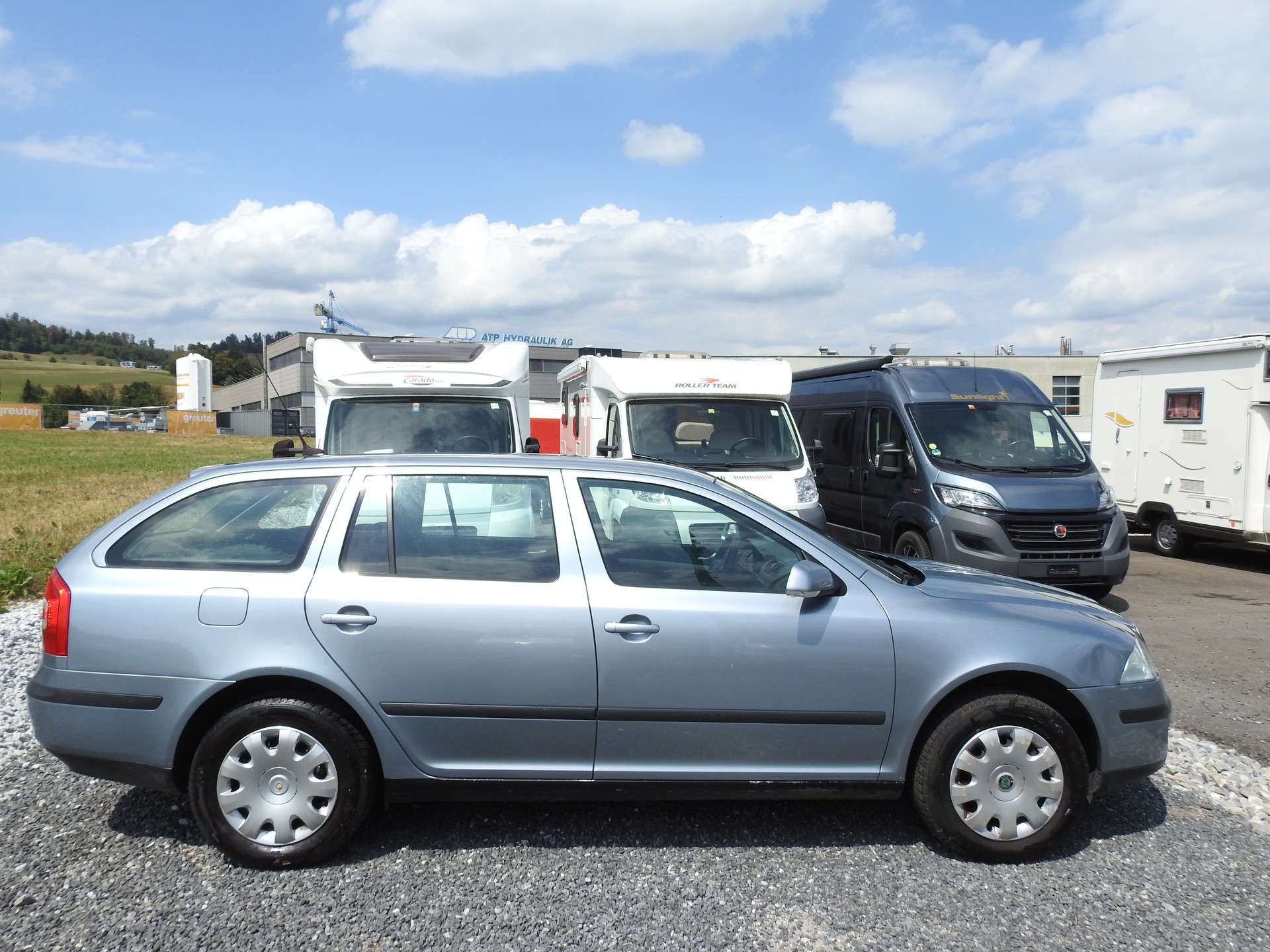 SKODA Octavia 2.0 FSI Swiss Adventure 4x4-image-6