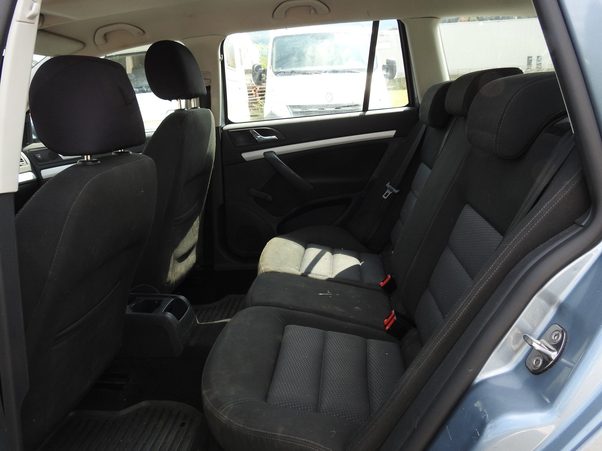 SKODA Octavia 2.0 FSI Swiss Adventure 4x4-image-12