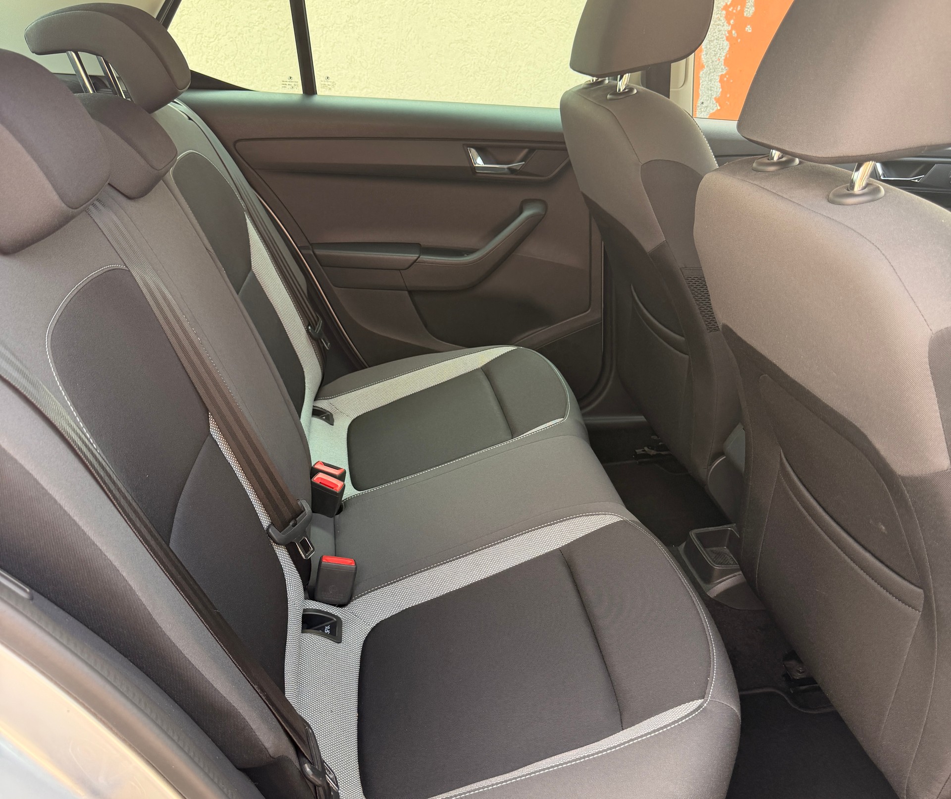 SKODA Fabia 1.0 TSI Ambition DSG-image-15