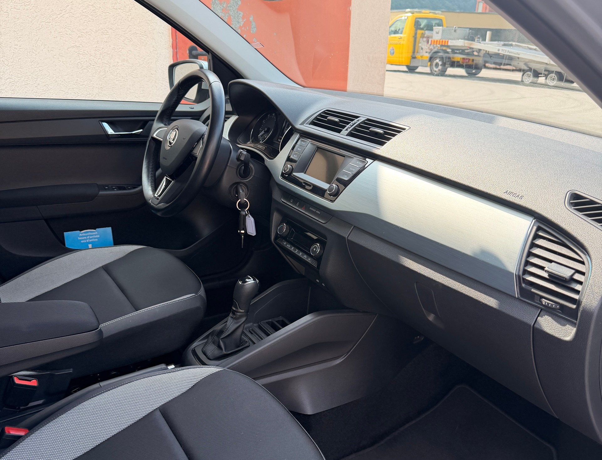 SKODA Fabia 1.0 TSI Ambition DSG-image-9