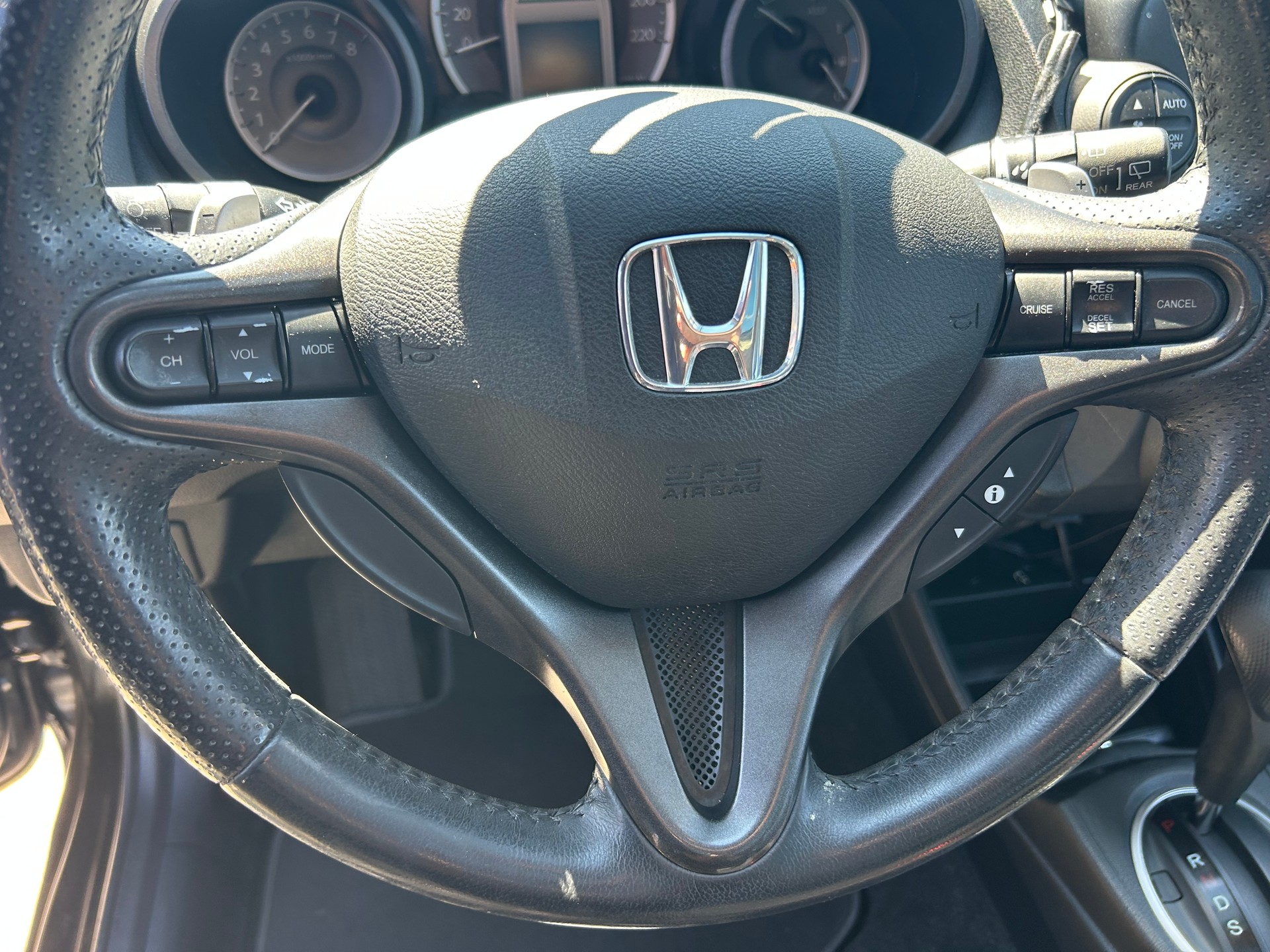 HONDA Jazz 1.3i Hybrid Comfort CVT-image-14
