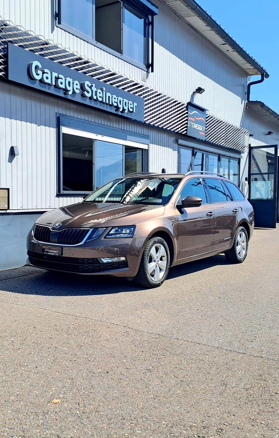 SKODA Octavia Combi 2.0 TDI Ambition 4x4 DSG-image-0
