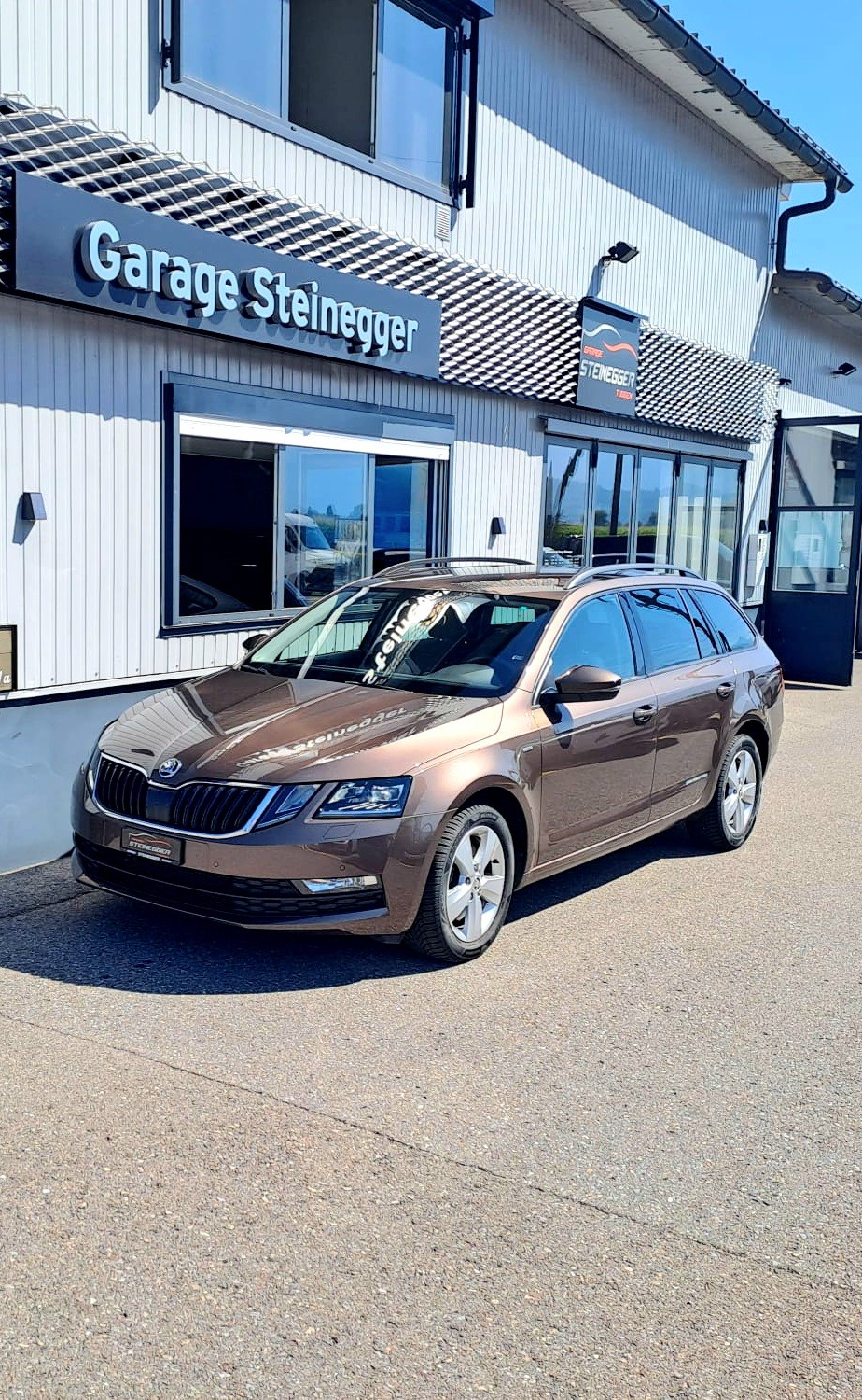 SKODA Octavia Combi 2.0 TDI Ambition 4x4 DSG-image-1