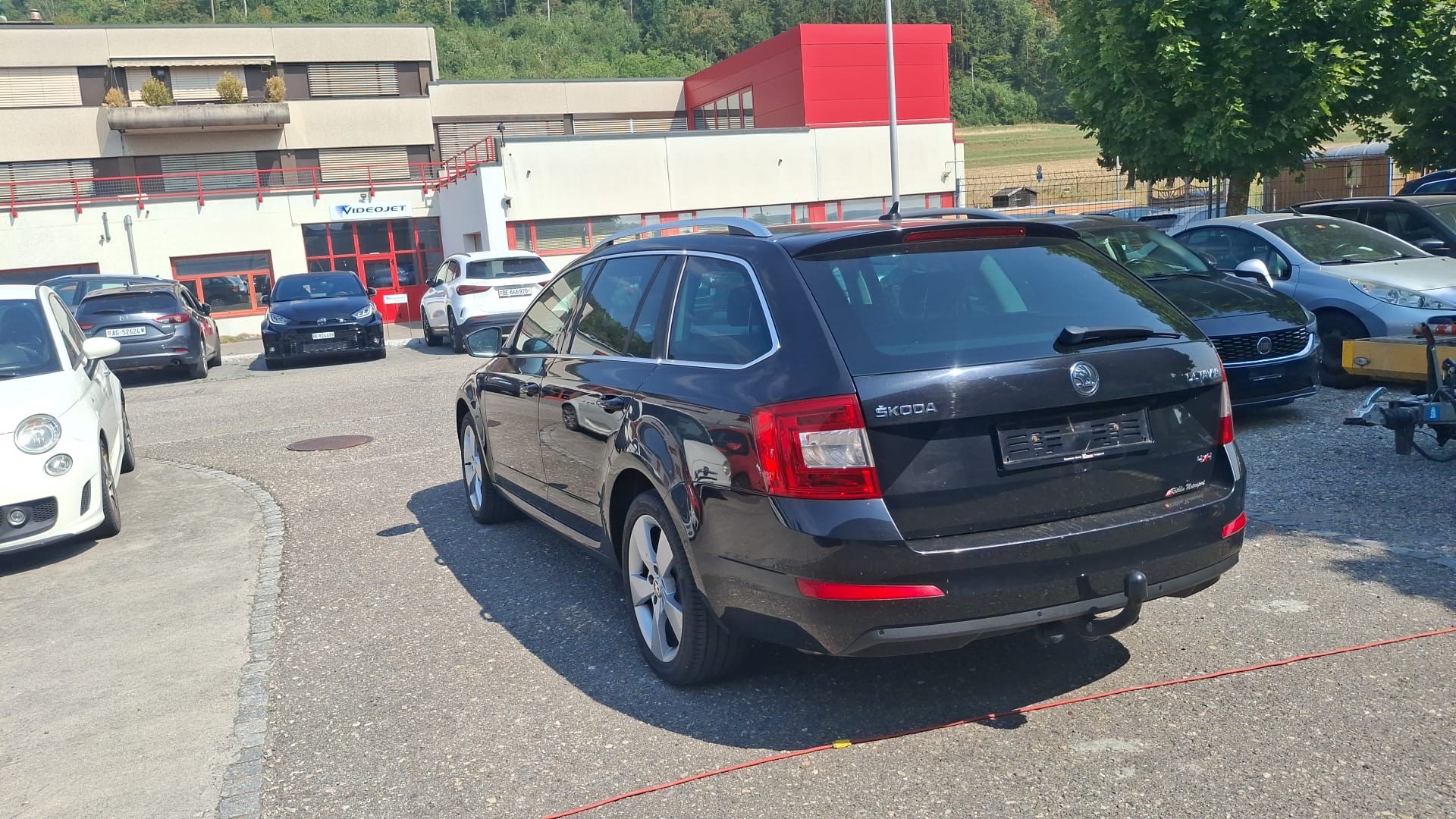 SKODA Octavia Combi 2.0 TDI Elegance 4x4-image-8
