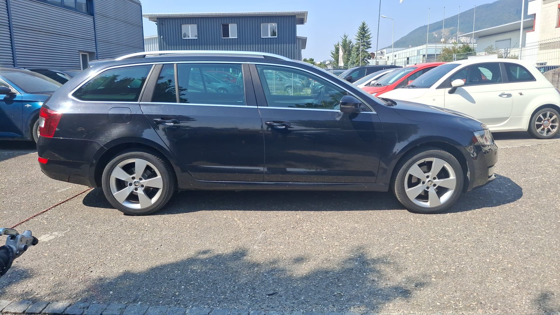 SKODA Octavia Combi 2.0 TDI Elegance 4x4-image-5