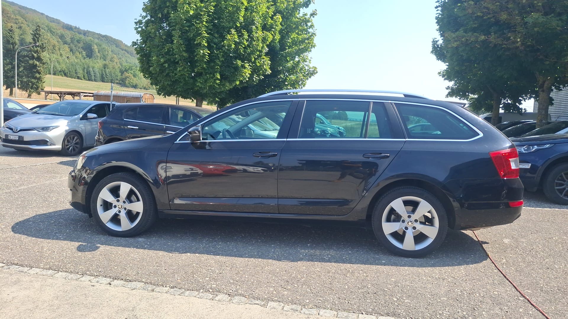 SKODA Octavia Combi 2.0 TDI Elegance 4x4-image-7