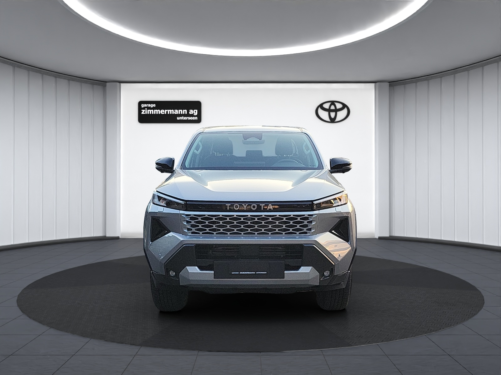 TOYOTA Hilux Double Cab.-Pick-up 2.8 style-image-1