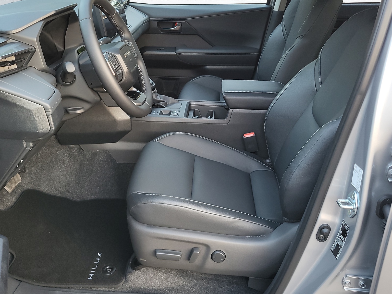TOYOTA Hilux Double Cab.-Pick-up 2.8 style-image-12