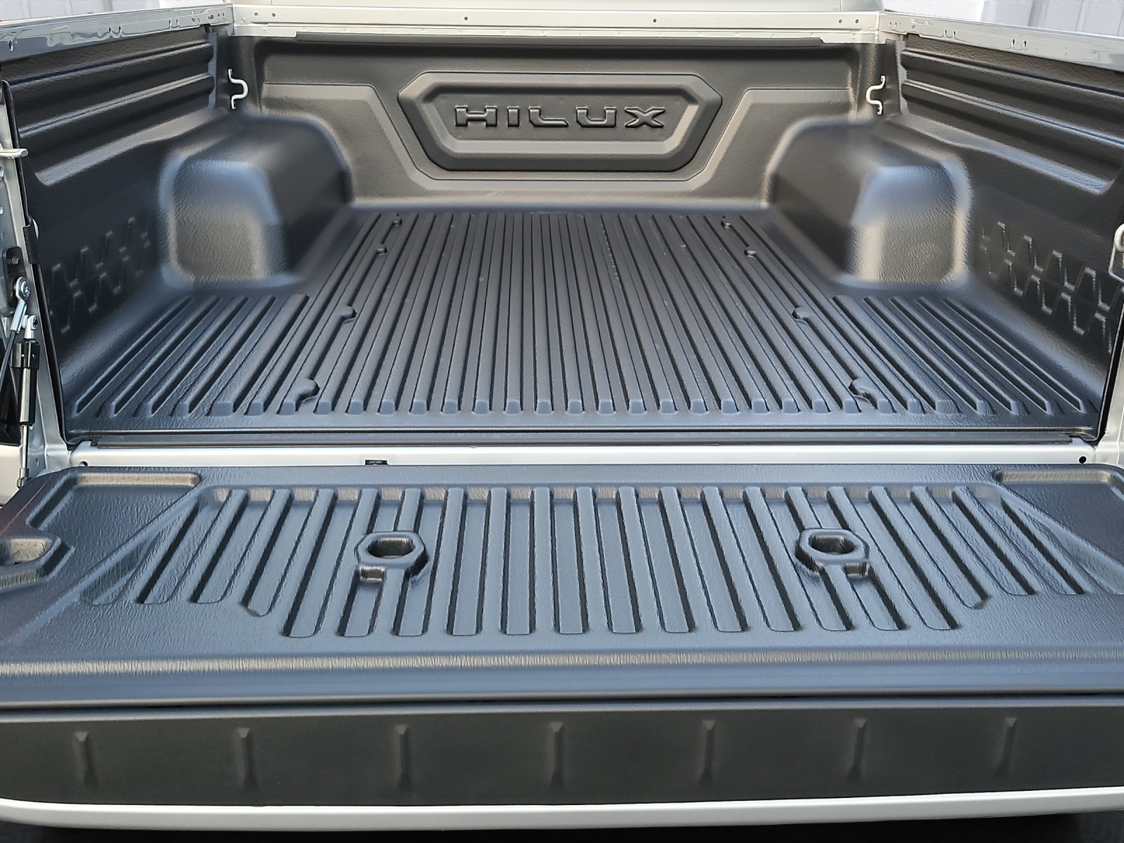 TOYOTA Hilux Double Cab.-Pick-up 2.8 style-image-15