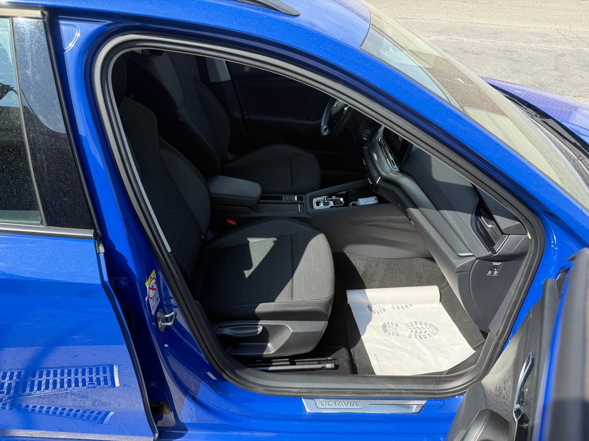 SKODA Octavia Combi 2.0 TDI DSG Ambition-image-7
