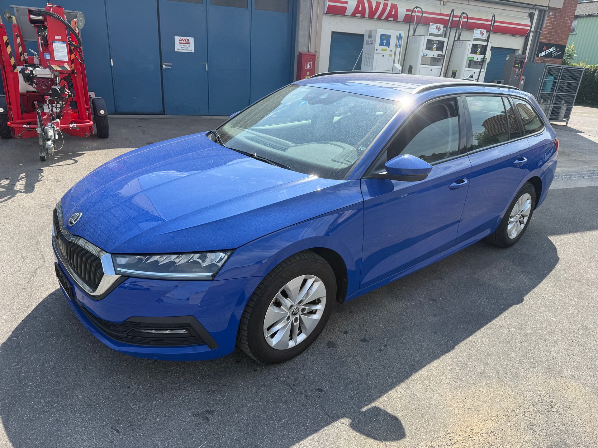 SKODA Octavia Combi 2.0 TDI DSG Ambition-image-1