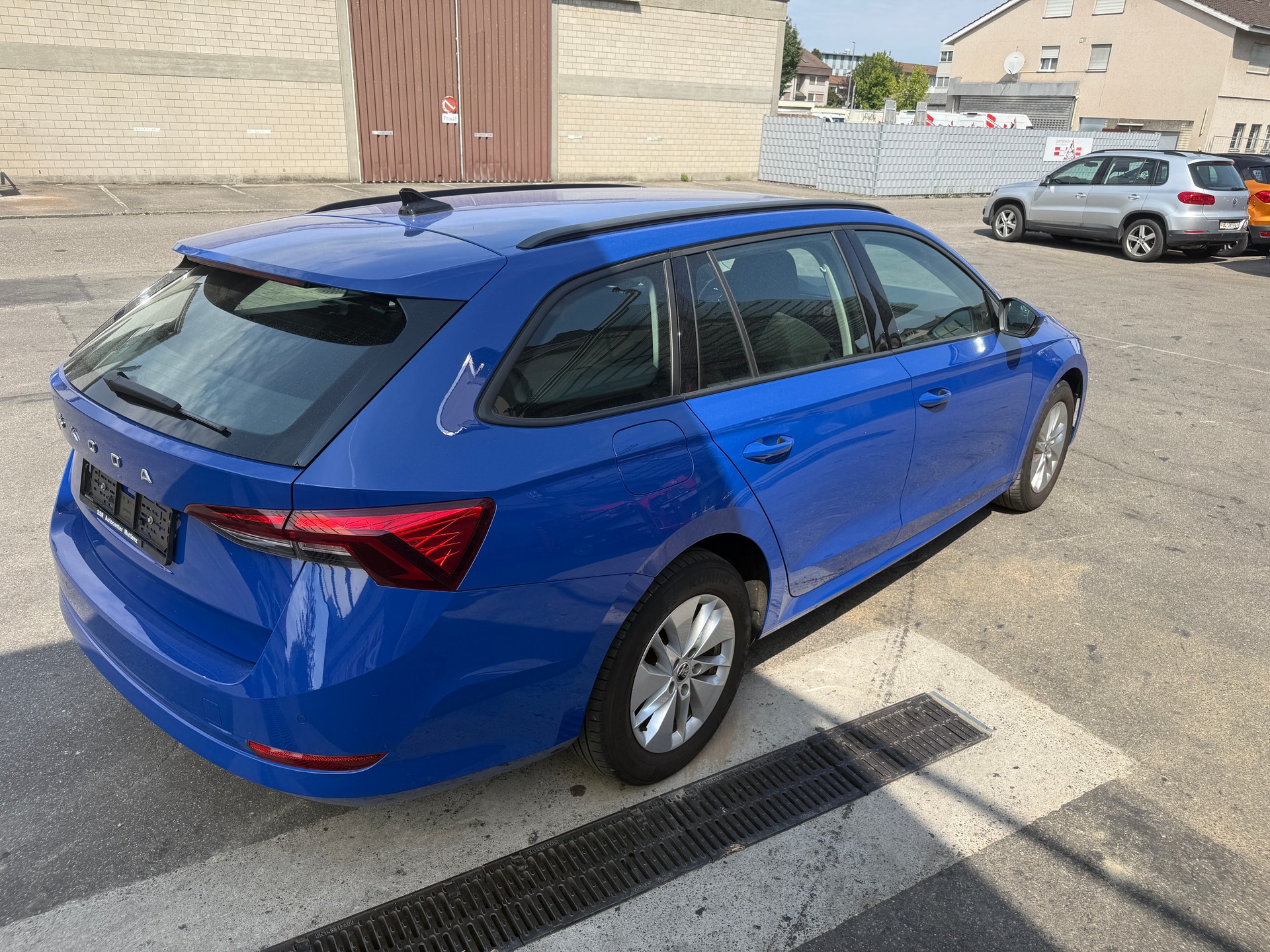 SKODA Octavia Combi 2.0 TDI DSG Ambition-image-4