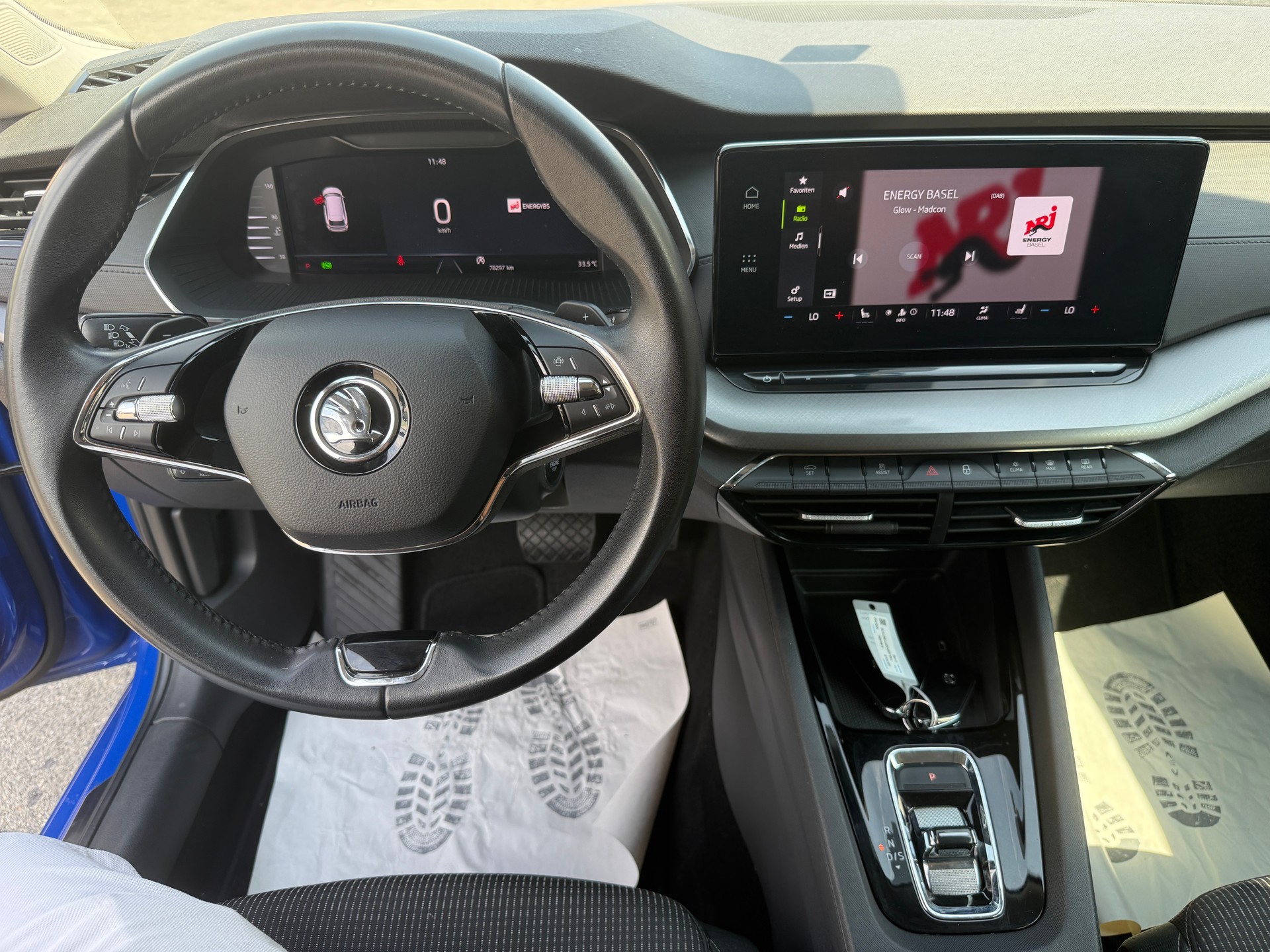 SKODA Octavia Combi 2.0 TDI DSG Ambition-image-9