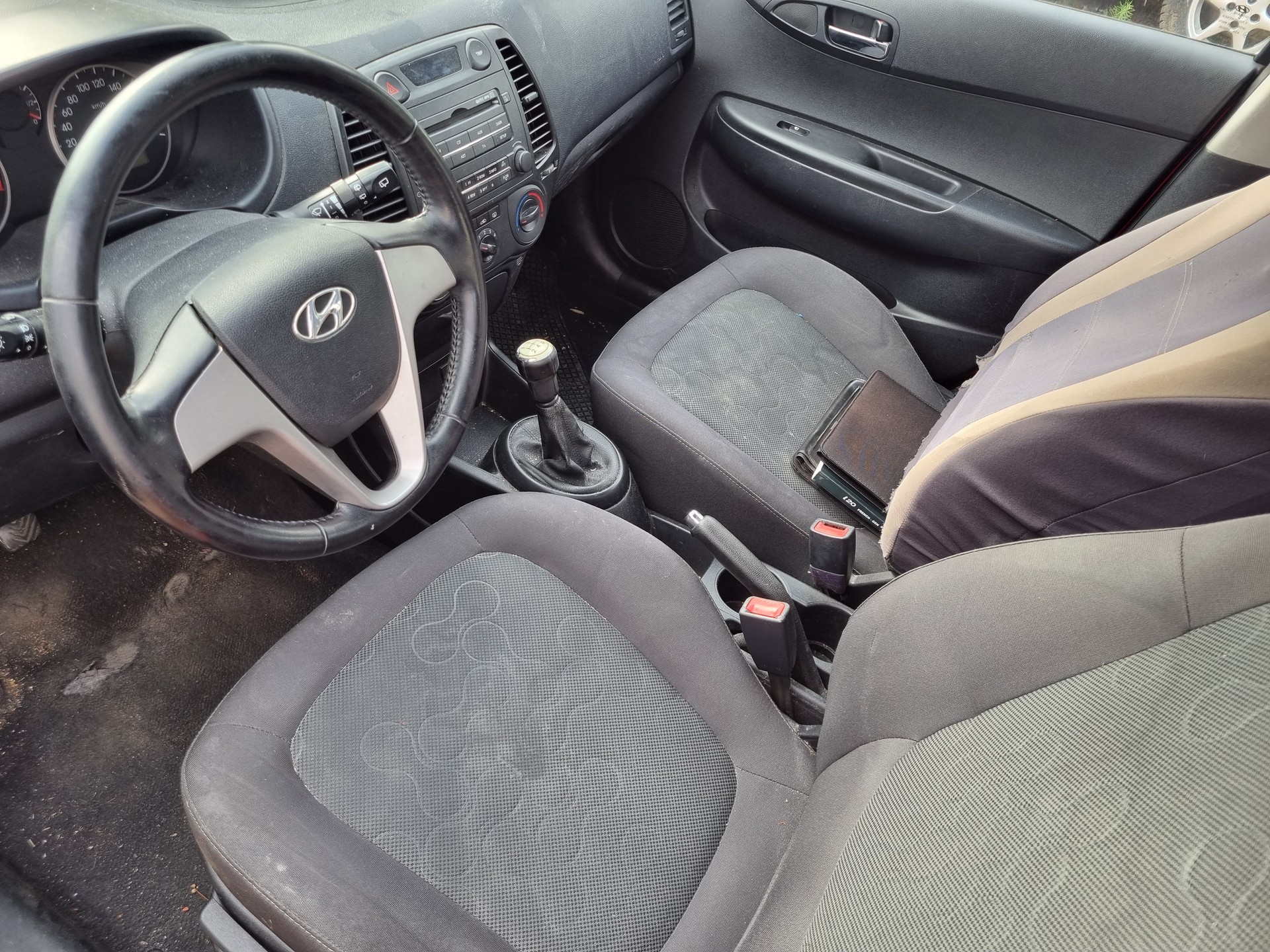 HYUNDAI i20 1.2 Comfort-image-4
