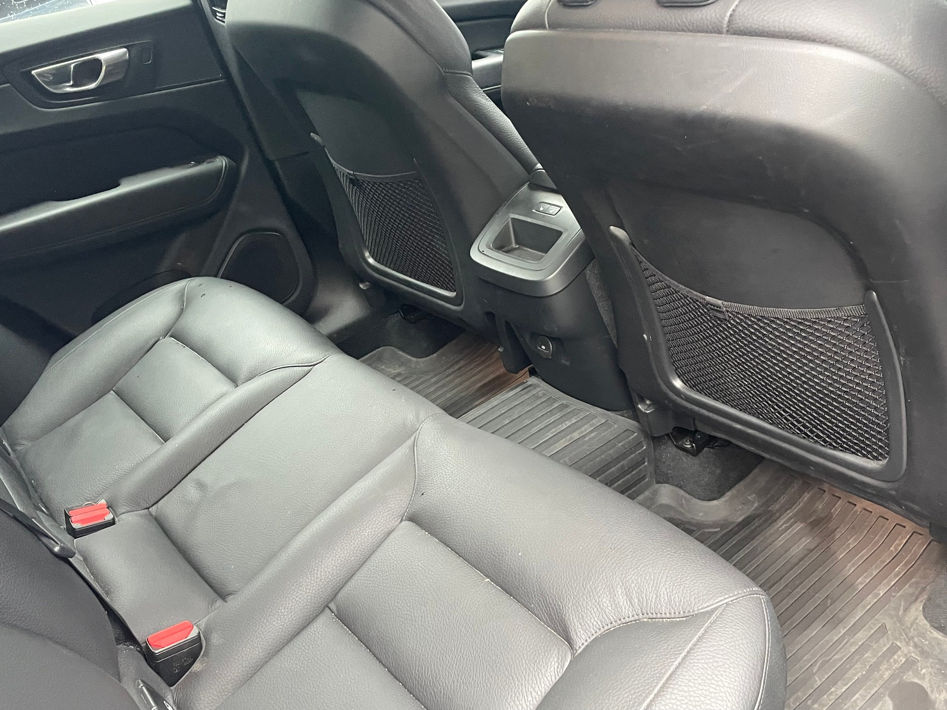 VOLVO XC60 B4 Diesel Mild Hybrid AWD Plus Bright Geartronic-image-11