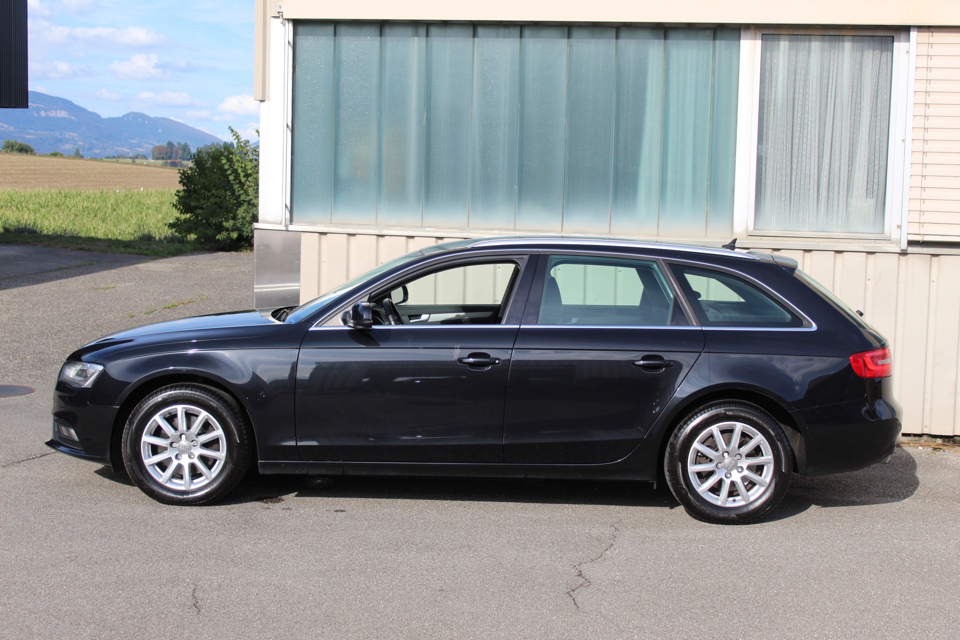 AUDI A4 Avant 2.0 TDI multitronic-image-5