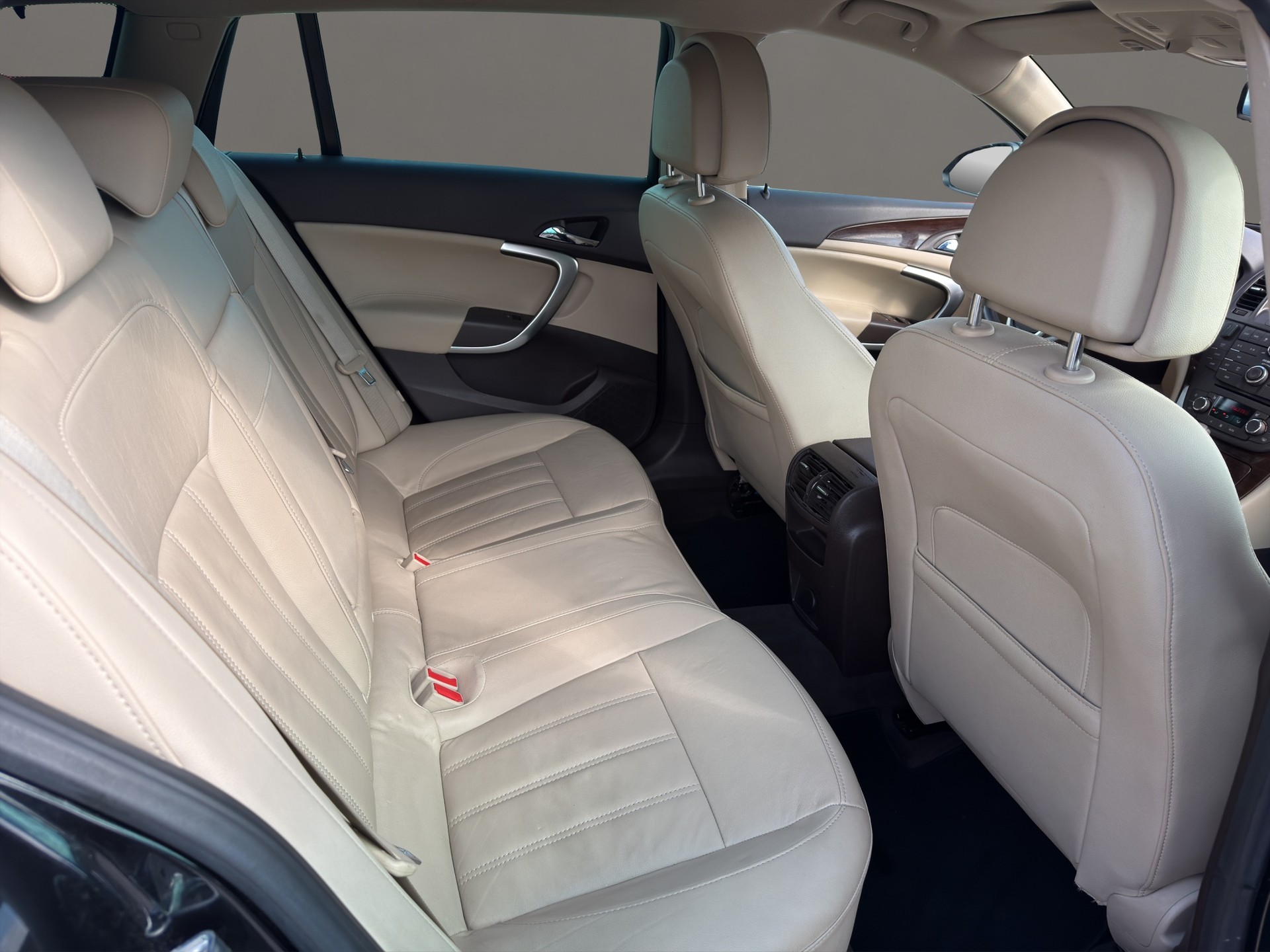 OPEL Insignia ST 2.8 Turbo Sport 4WD Aut.-image-12