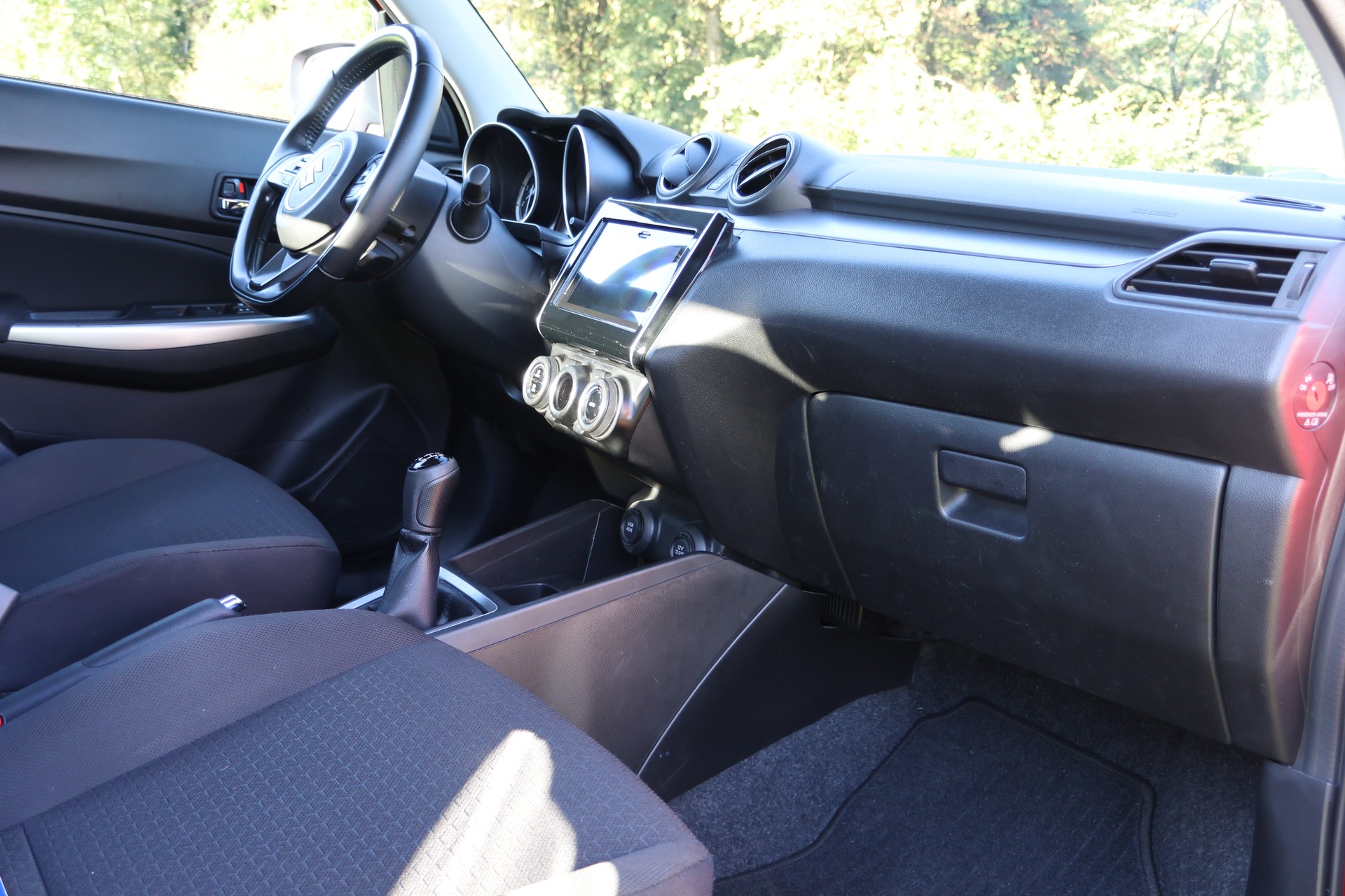SUZUKI Swift 1.2 Compact Top 4x4 Hybrid-image-11
