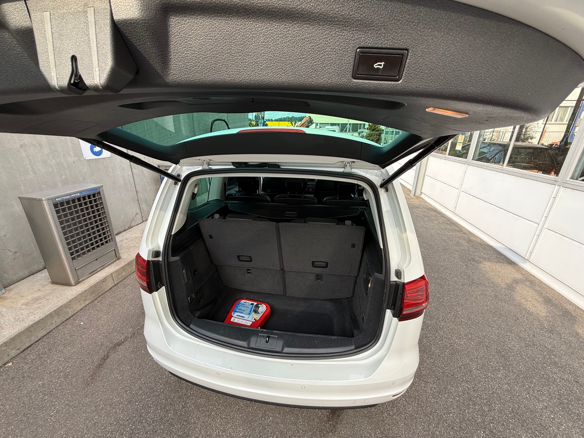 VW Sharan 2.0 TDI BMT Highline DSG *Standheizung *Frisch ab MFK *Elekt.Heckklappe + Schiebetüren *Rückfahrkamera *Keyless Start/Go-image-4