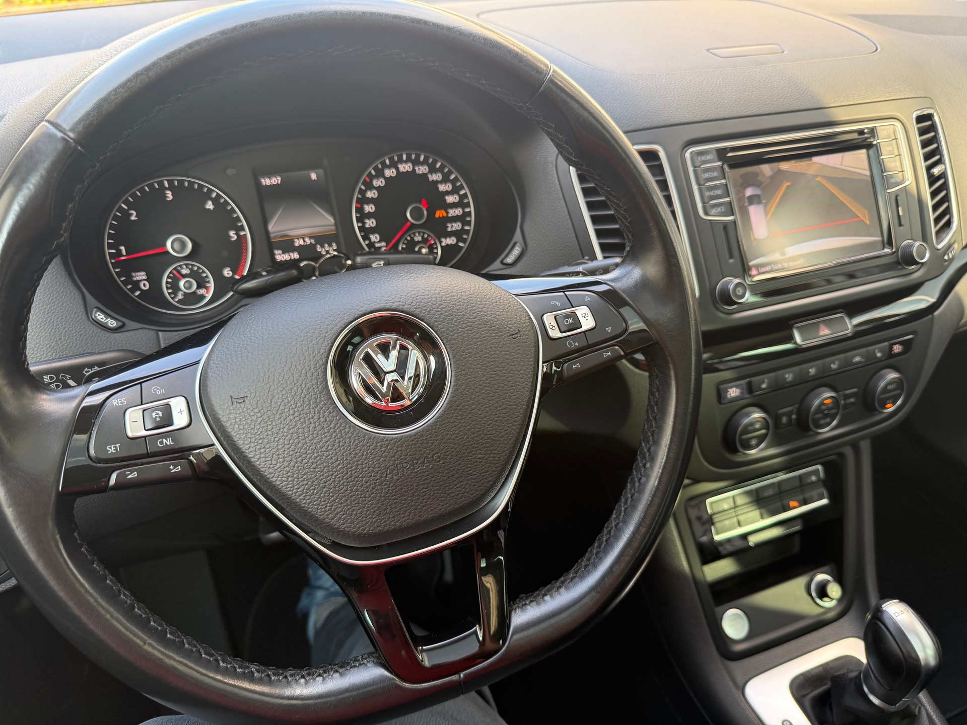 VW Sharan 2.0 TDI BMT Highline DSG *Standheizung *Frisch ab MFK *Elekt.Heckklappe + Schiebetüren *Rückfahrkamera *Keyless Start/Go-image-9