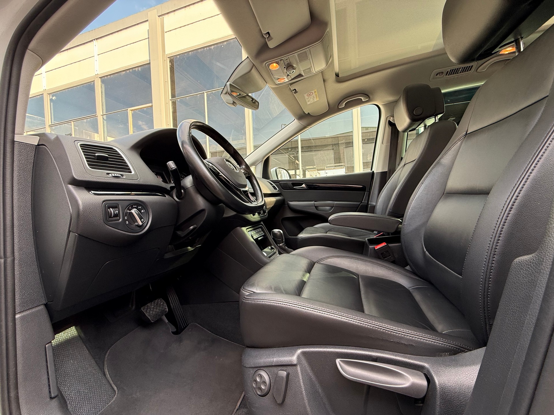 VW Sharan 2.0 TDI BMT Highline DSG *Standheizung *Frisch ab MFK *Elekt.Heckklappe + Schiebetüren *Rückfahrkamera *Keyless Start/Go-image-8