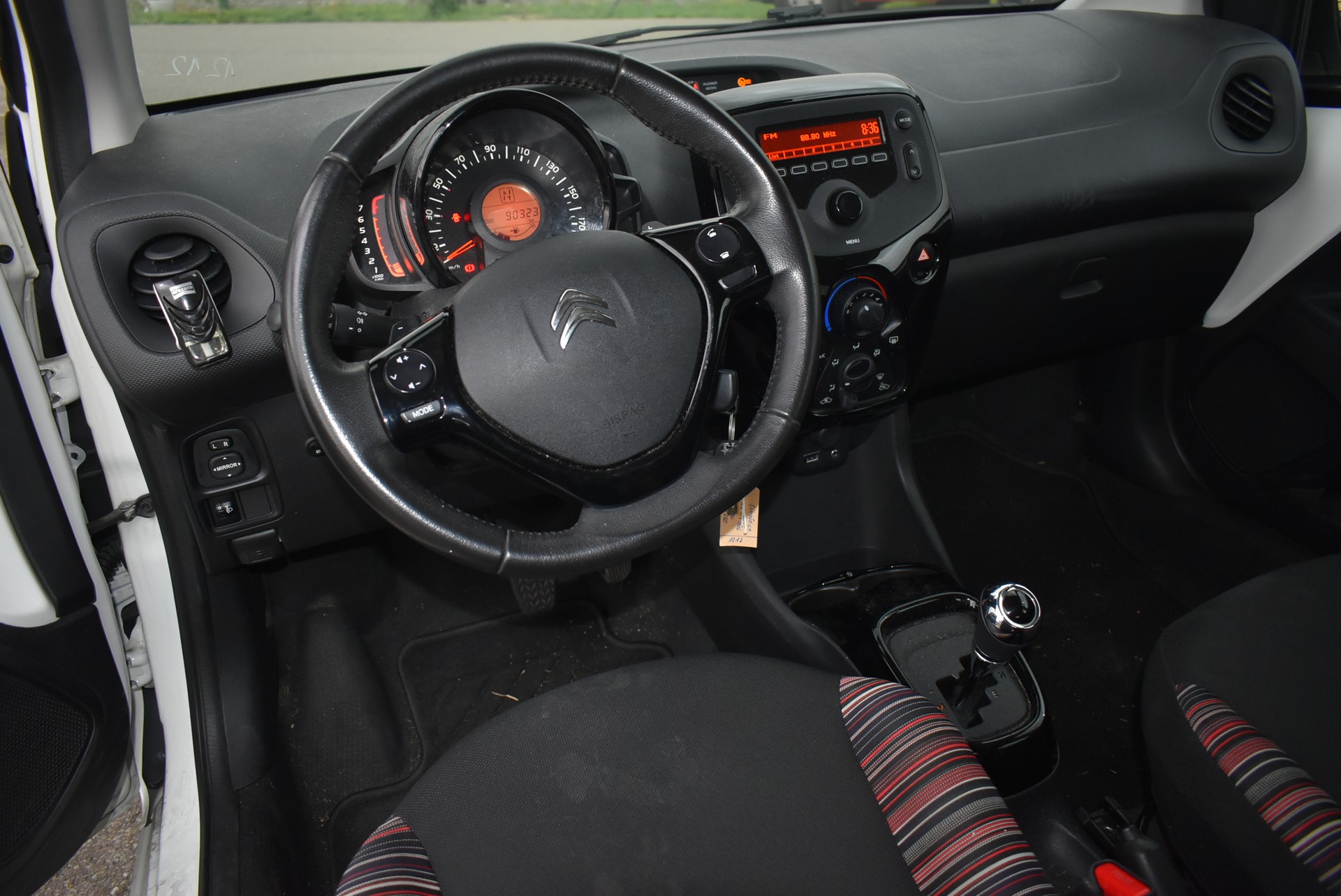 CITROEN C1 1.0 VTi Urban Ride ETG5-image-3