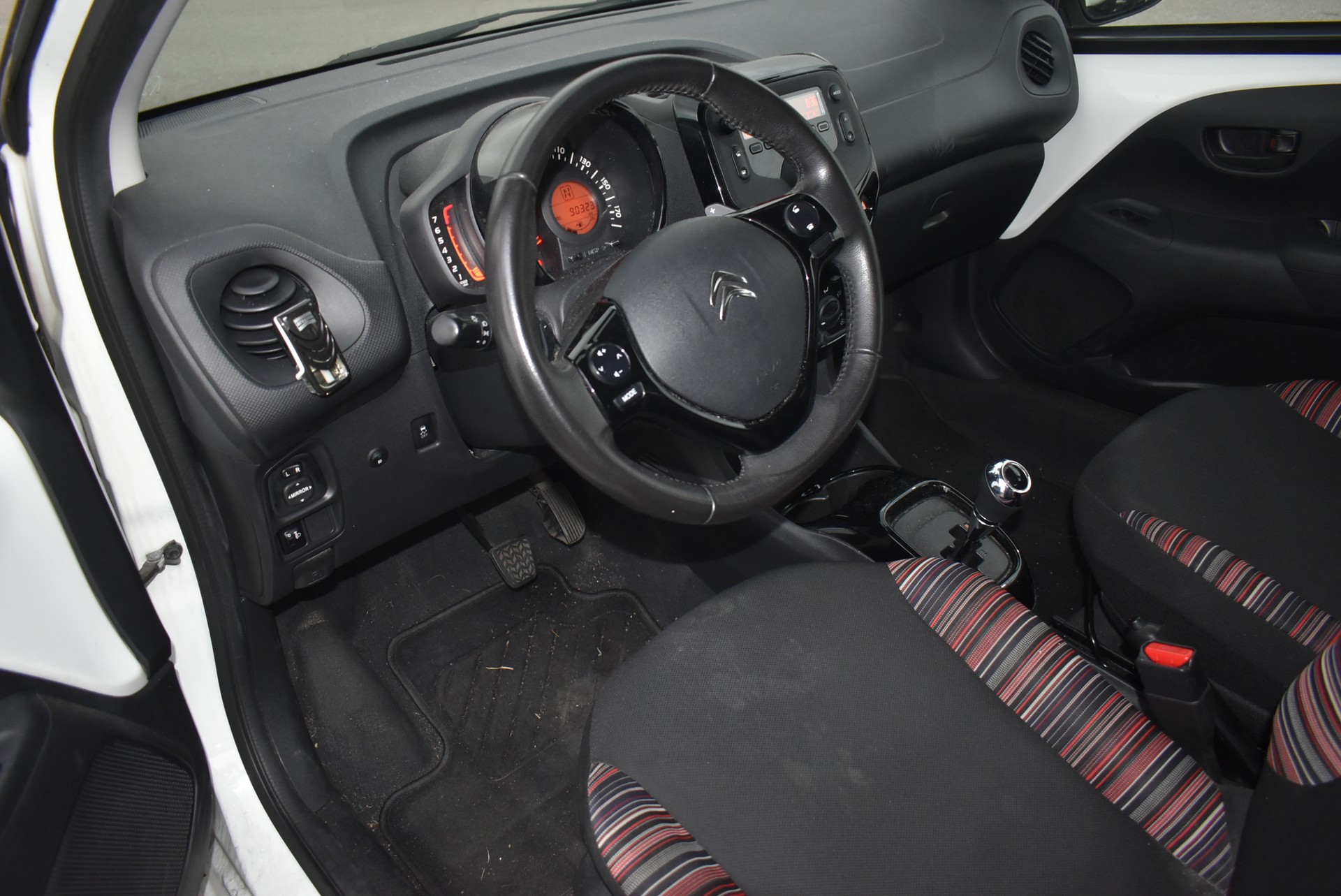 CITROEN C1 1.0 VTi Urban Ride ETG5-image-1