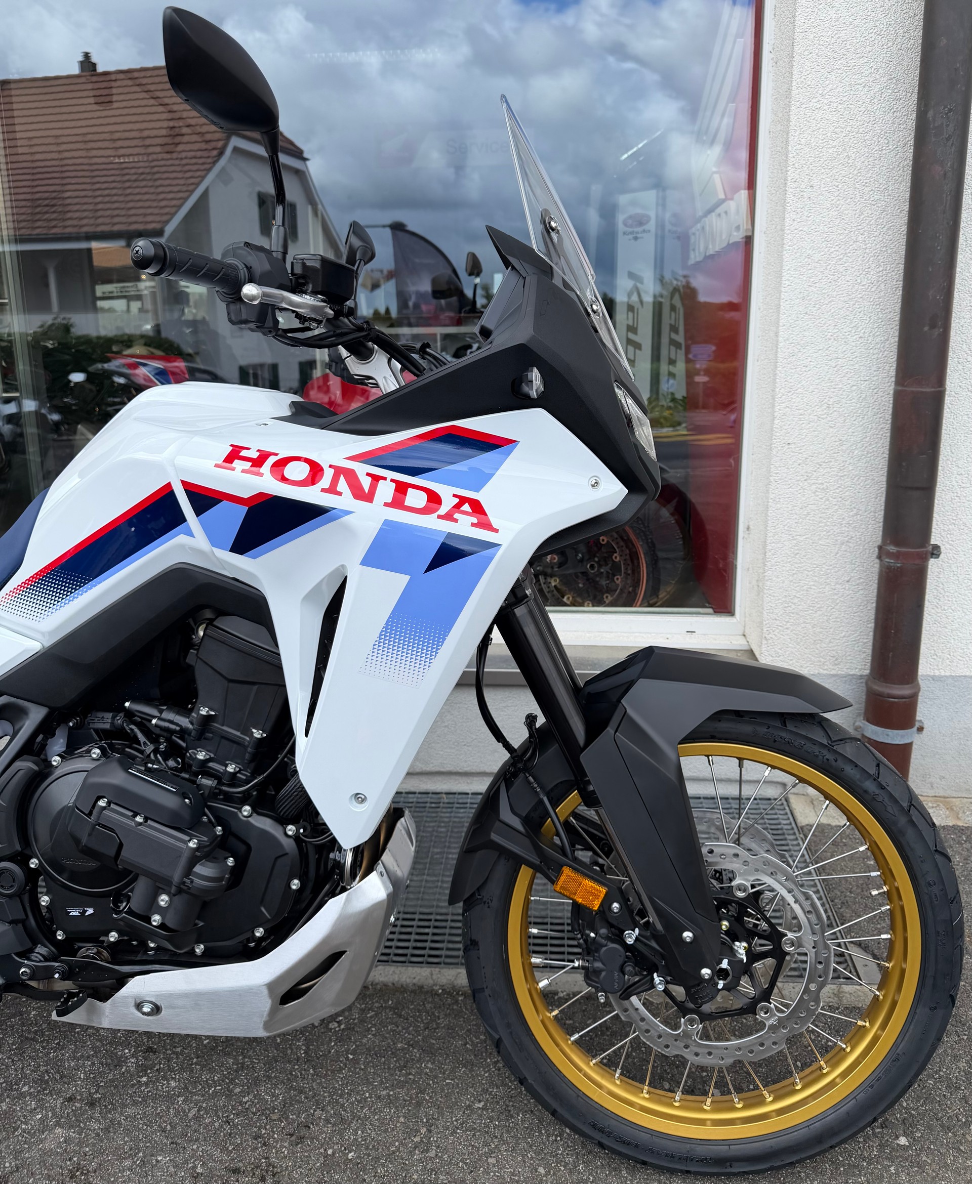 HONDA *** E- Clutch ***-showroom-element-3