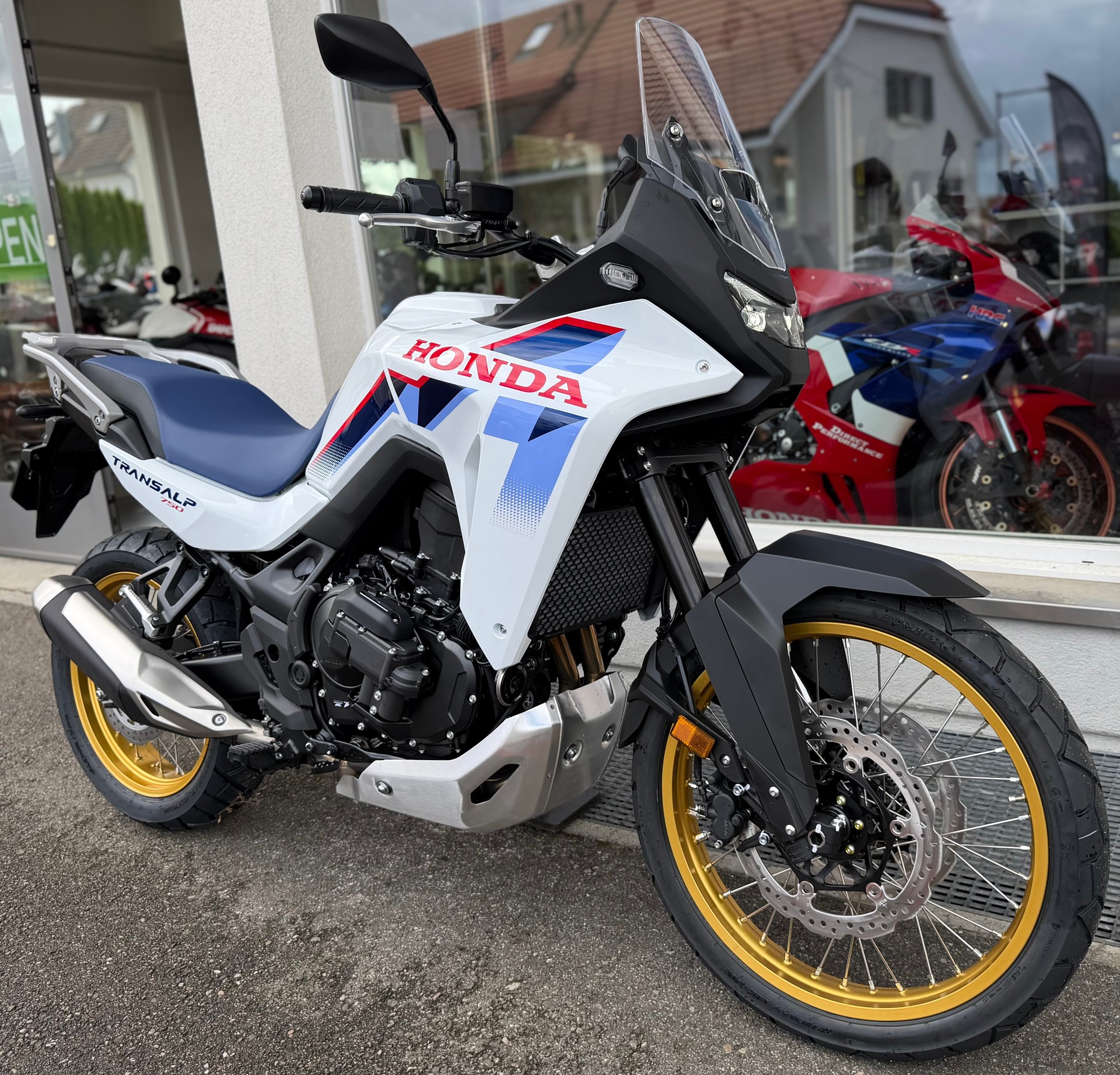 HONDA *** E- Clutch ***-showroom-element-1