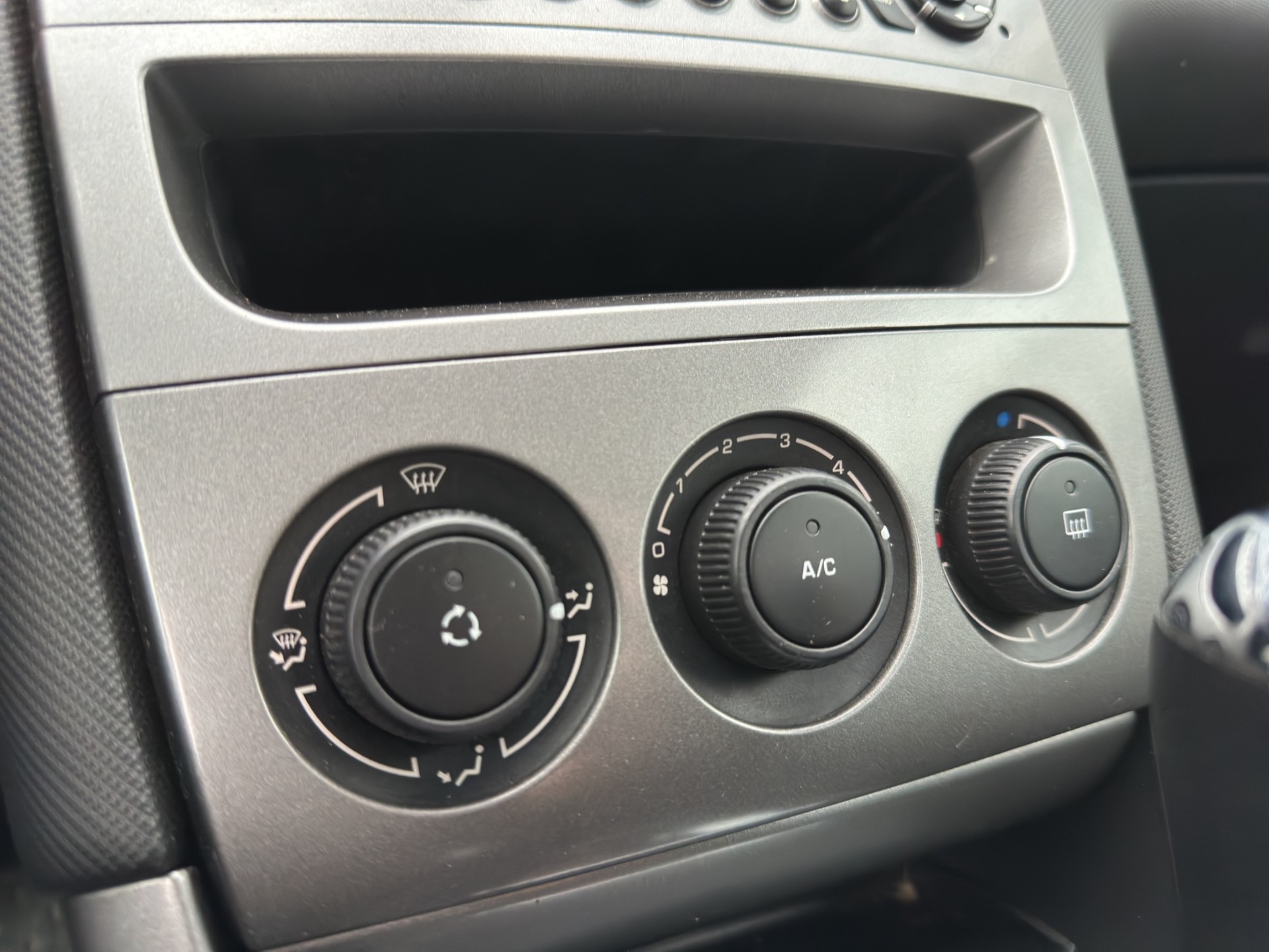 PEUGEOT 308 SW 1.6 HDI Business-image-13