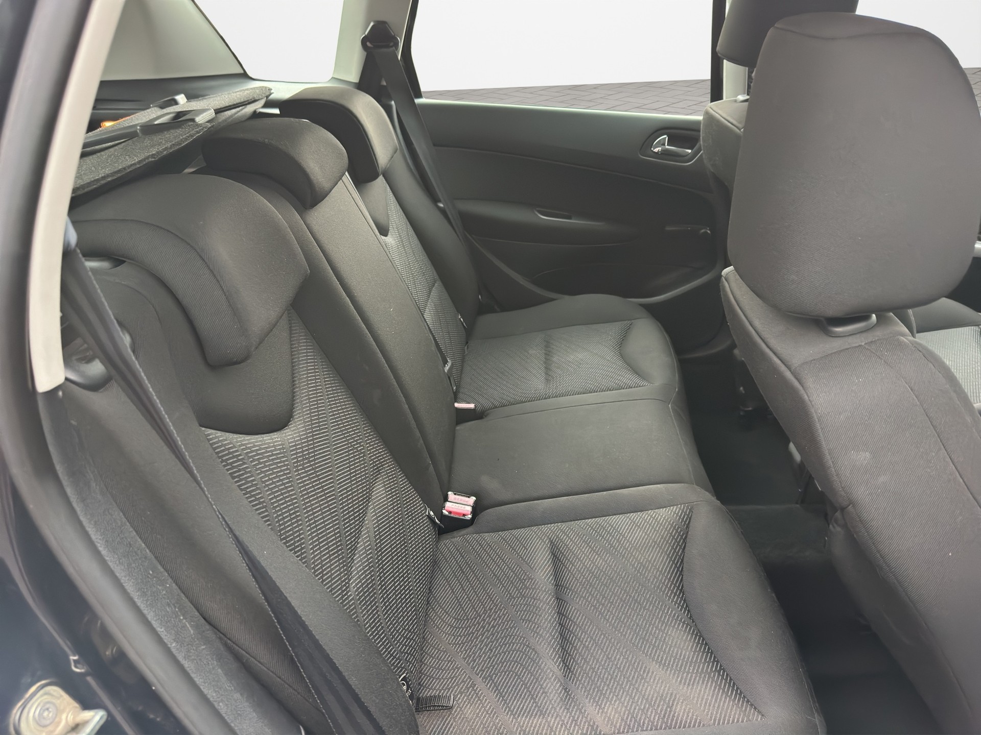 PEUGEOT 308 SW 1.6 HDI Business-image-15