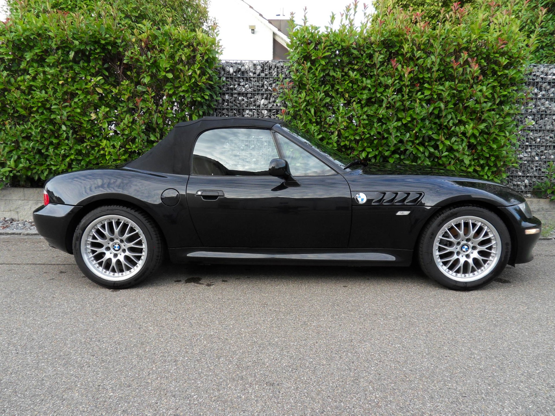 BMW 1.9-image-1