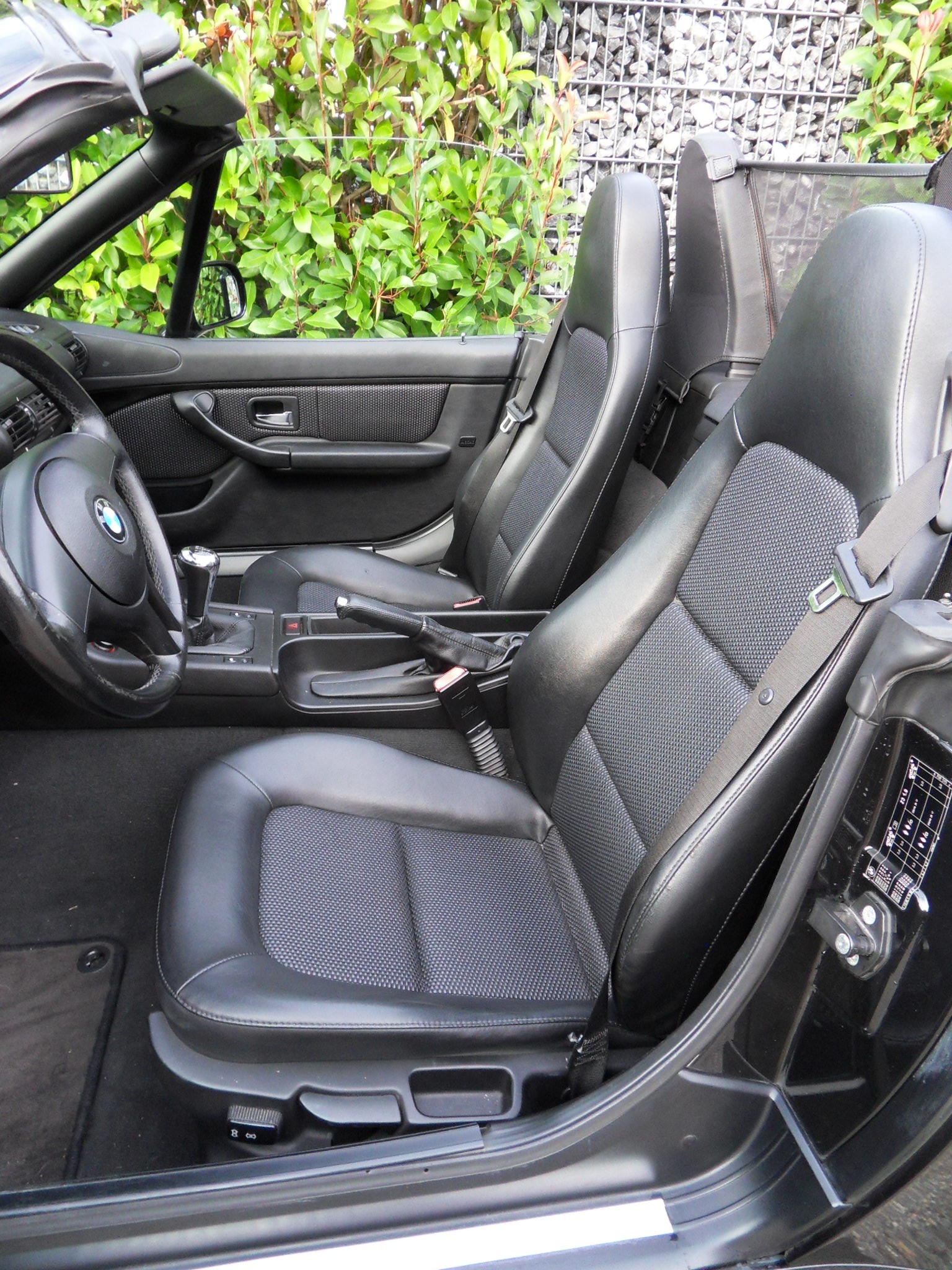 BMW 1.9-image-4