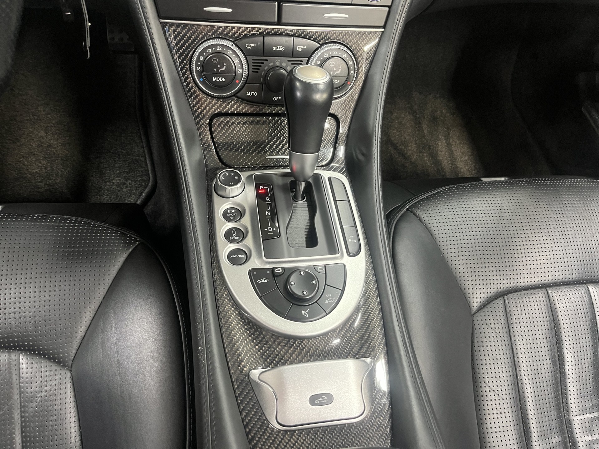 MERCEDES-BENZ SL 63 AMG Speedshift MCT-image-11