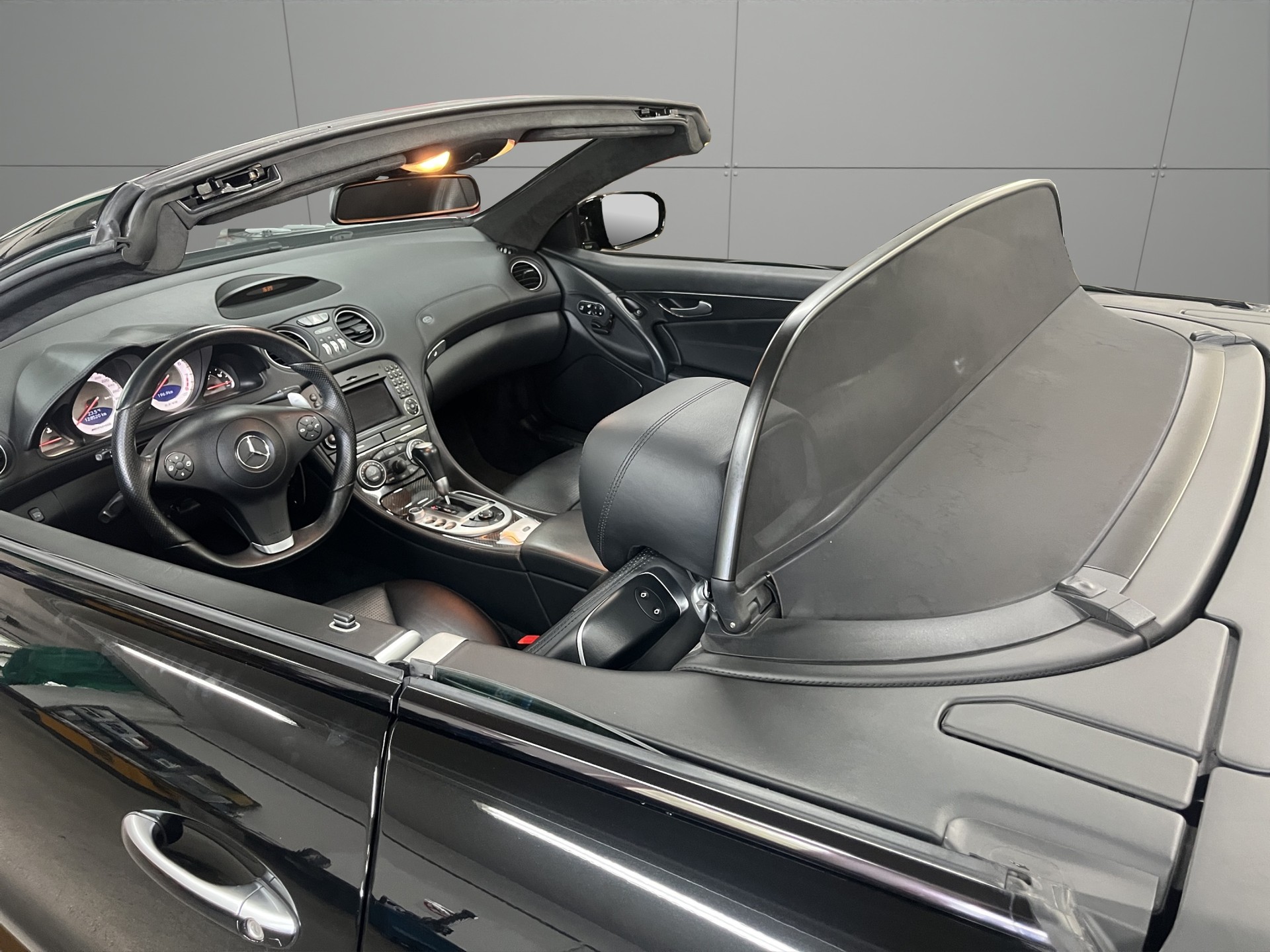 MERCEDES-BENZ SL 63 AMG Speedshift MCT-image-12