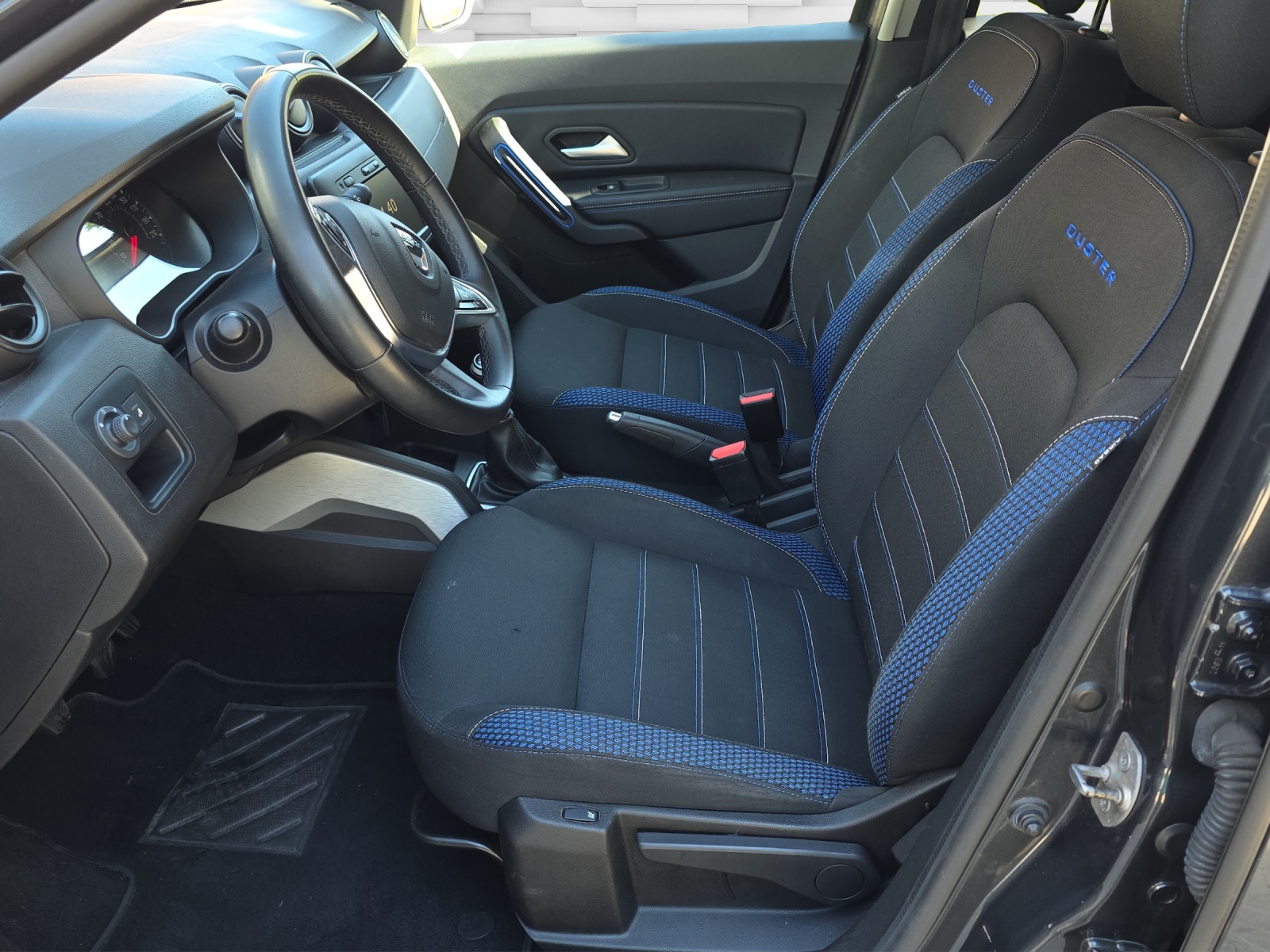 DACIA Duster TCe 130 Comfort 4x4-image-4