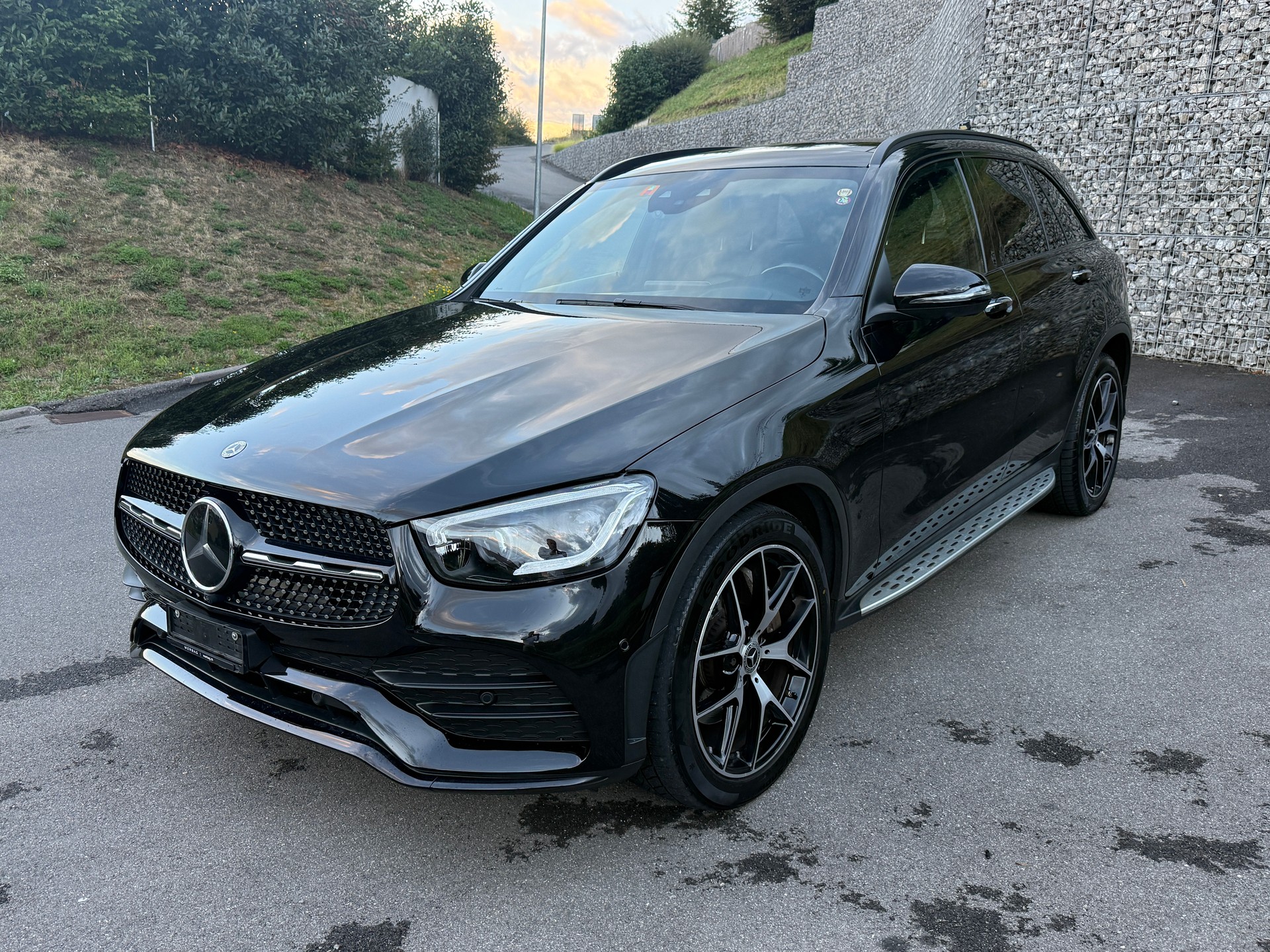 MERCEDES-BENZ GLC 300 d AMG Line 4Matic 9G-Tronic-image-2