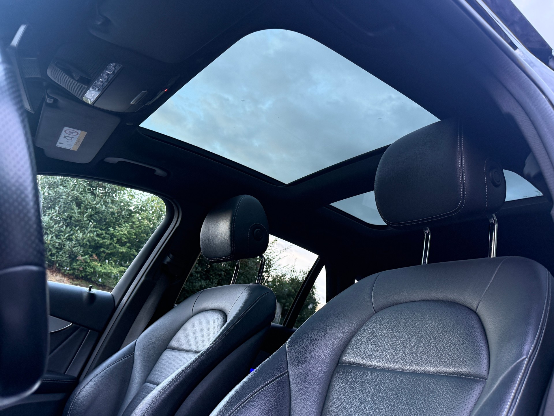 MERCEDES-BENZ GLC 300 d AMG Line 4Matic 9G-Tronic-image-8