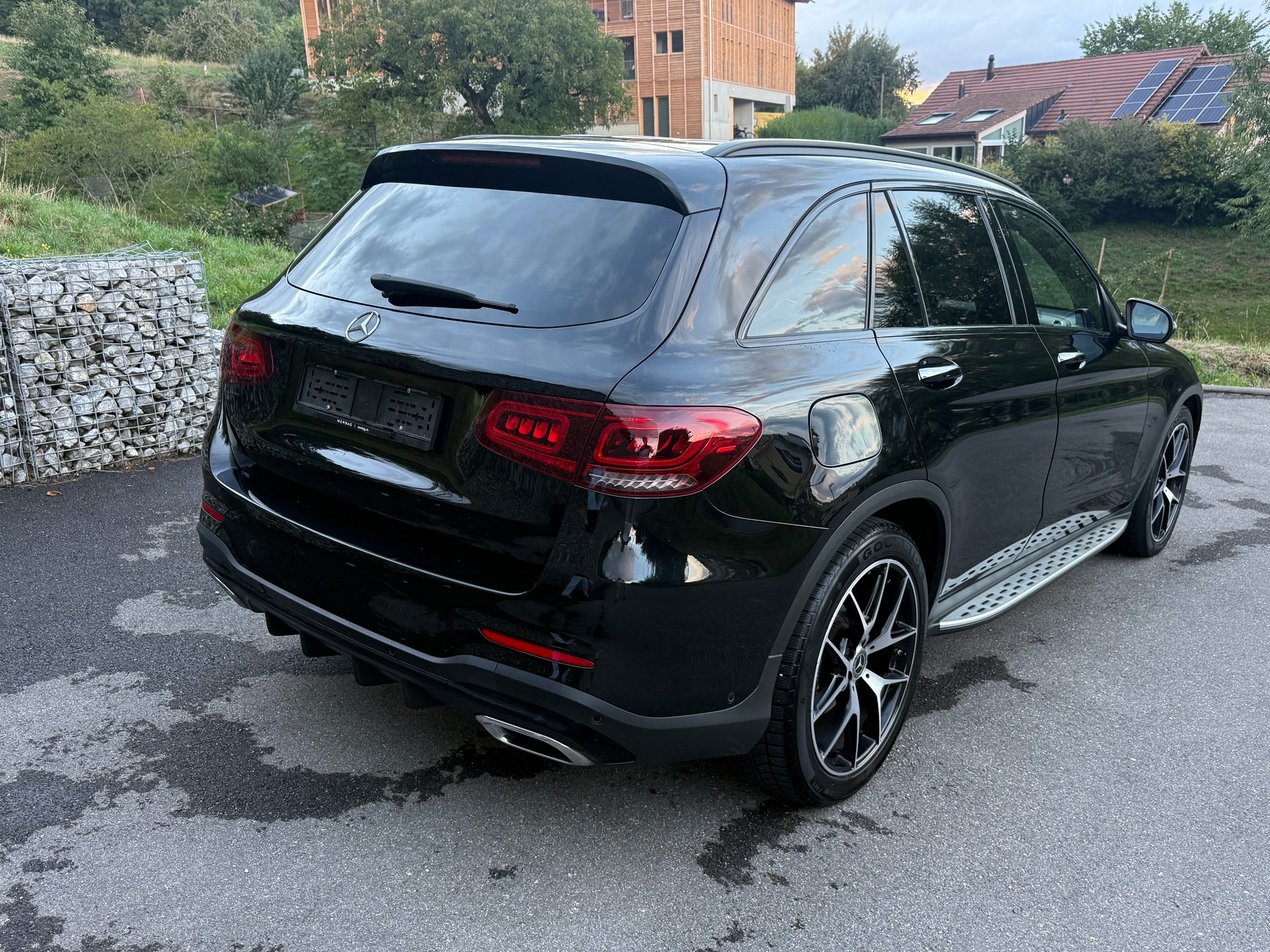 MERCEDES-BENZ GLC 300 d AMG Line 4Matic 9G-Tronic-image-5