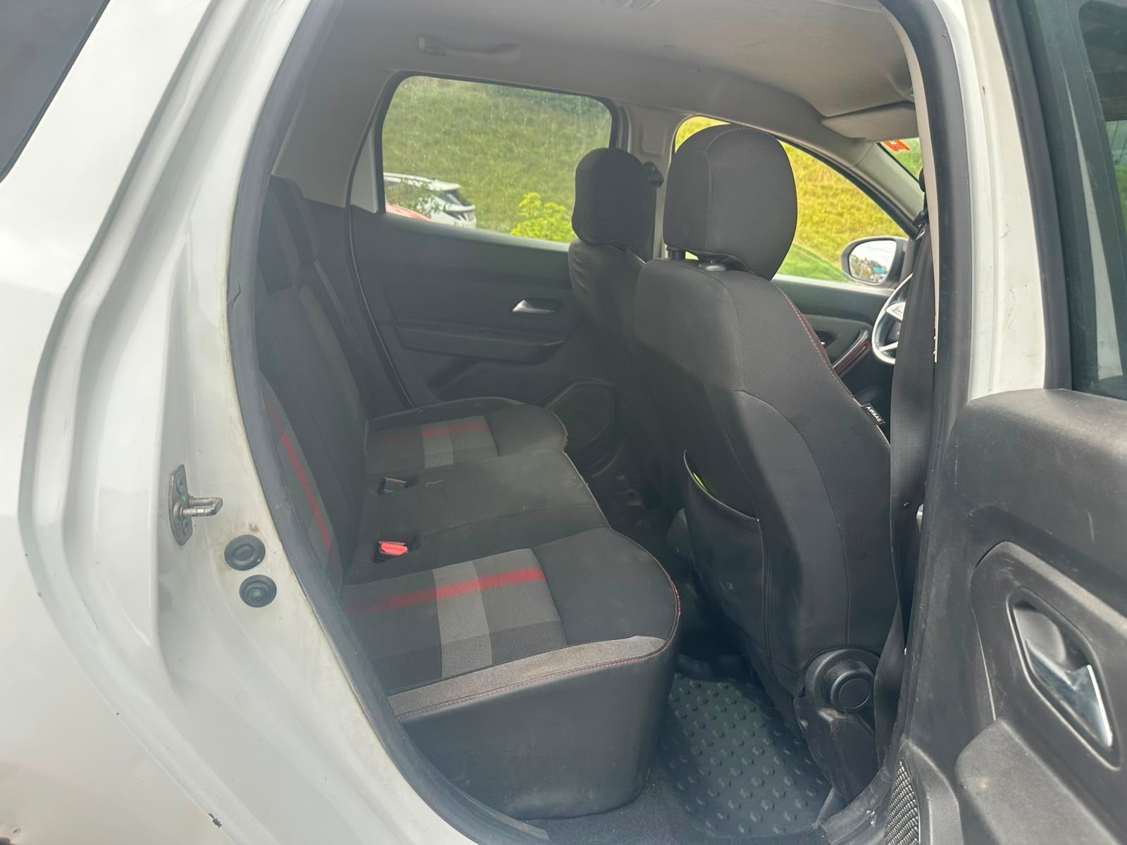 DACIA Duster SCe 115 Prestige 4x4-image-7
