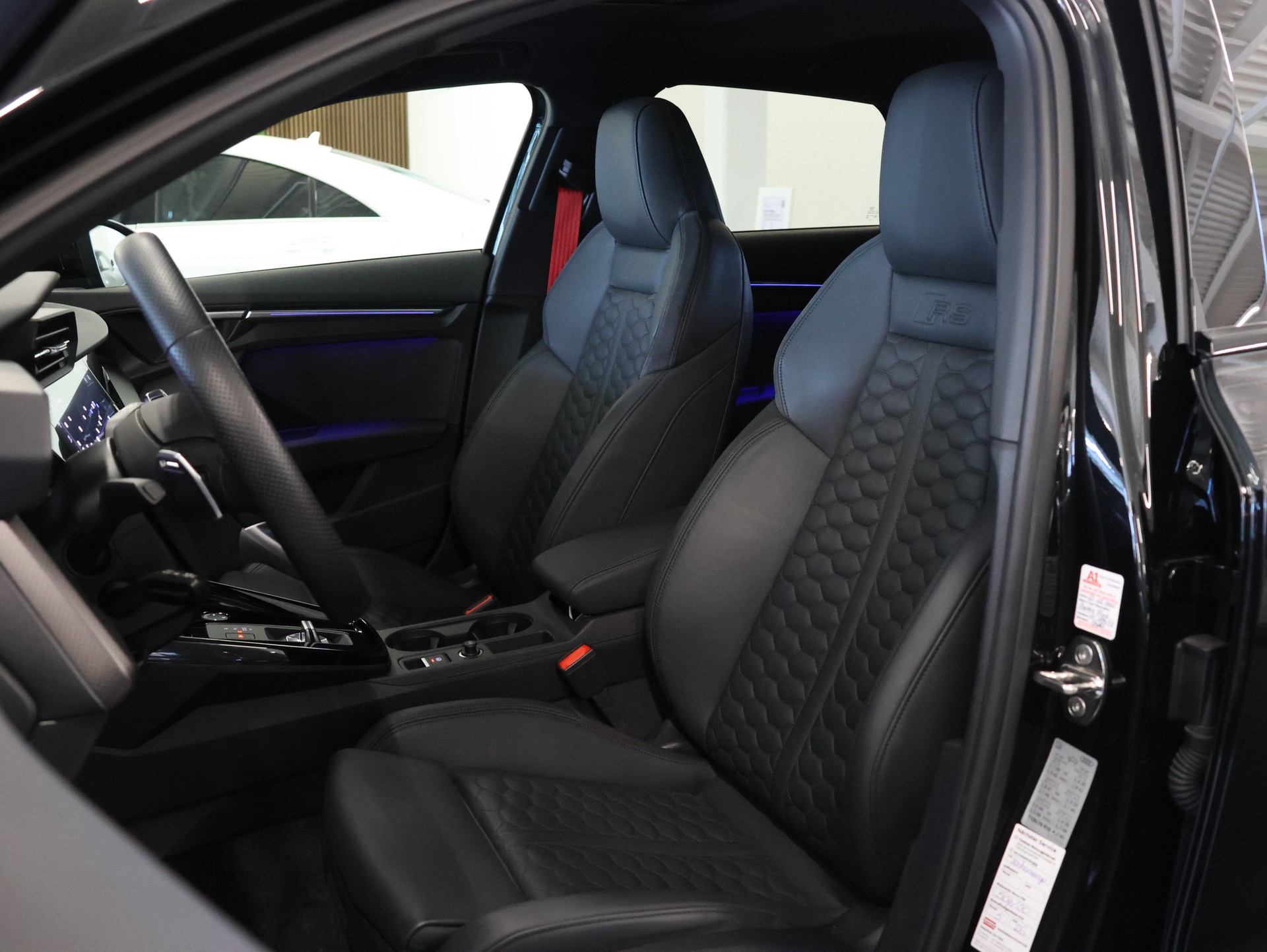 AUDI RS3 Sportback 2.5 TSI quattro S-tronic *WERKSGARANTIE 08.2027*-image-11