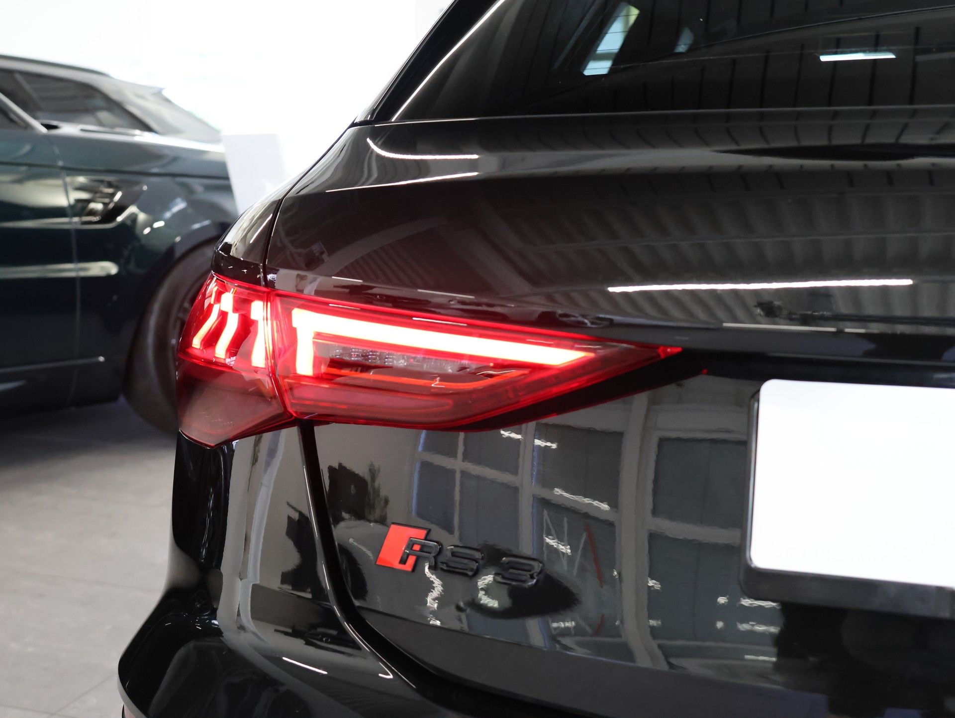 AUDI RS3 Sportback 2.5 TSI quattro S-tronic *WERKSGARANTIE 08.2027*-image-7