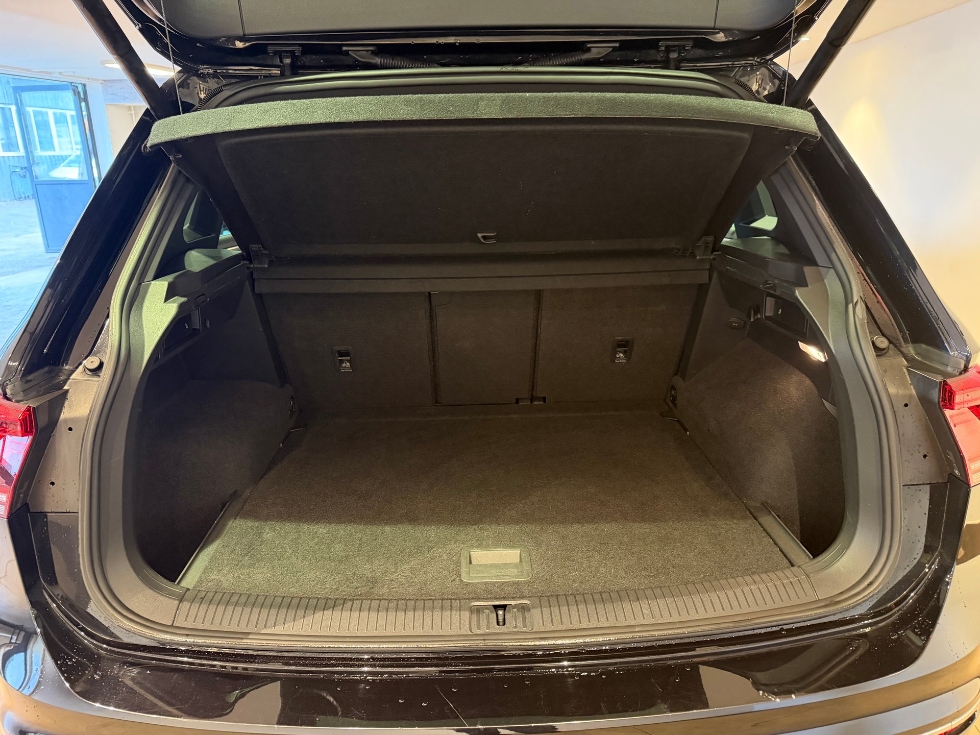 VW Tiguan 2.0 TDI SCR R-Line-image-6
