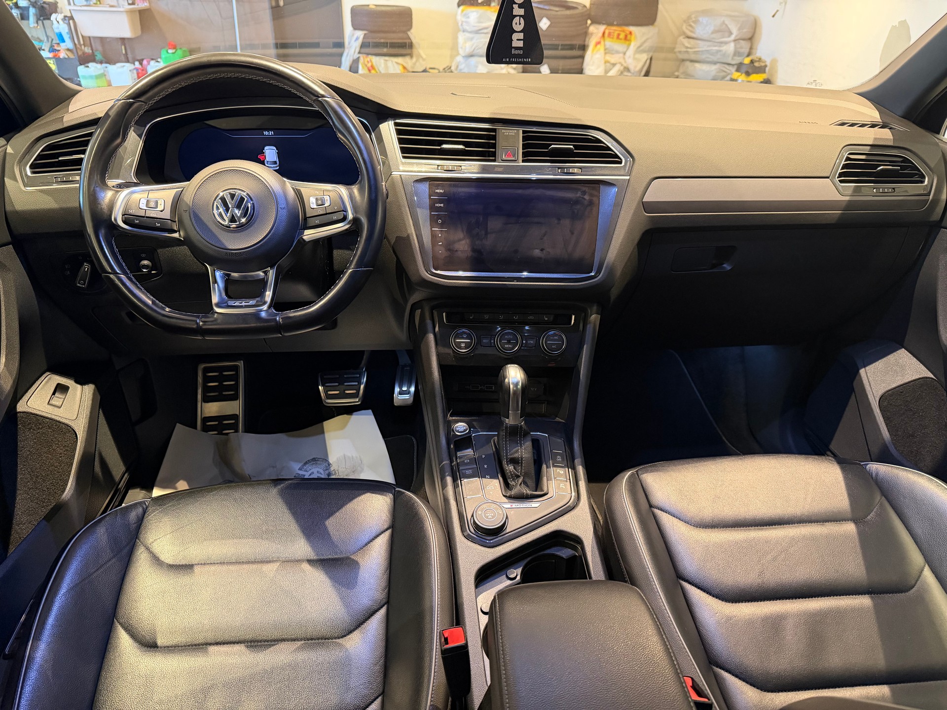 VW Tiguan 2.0 TDI SCR R-Line-image-13